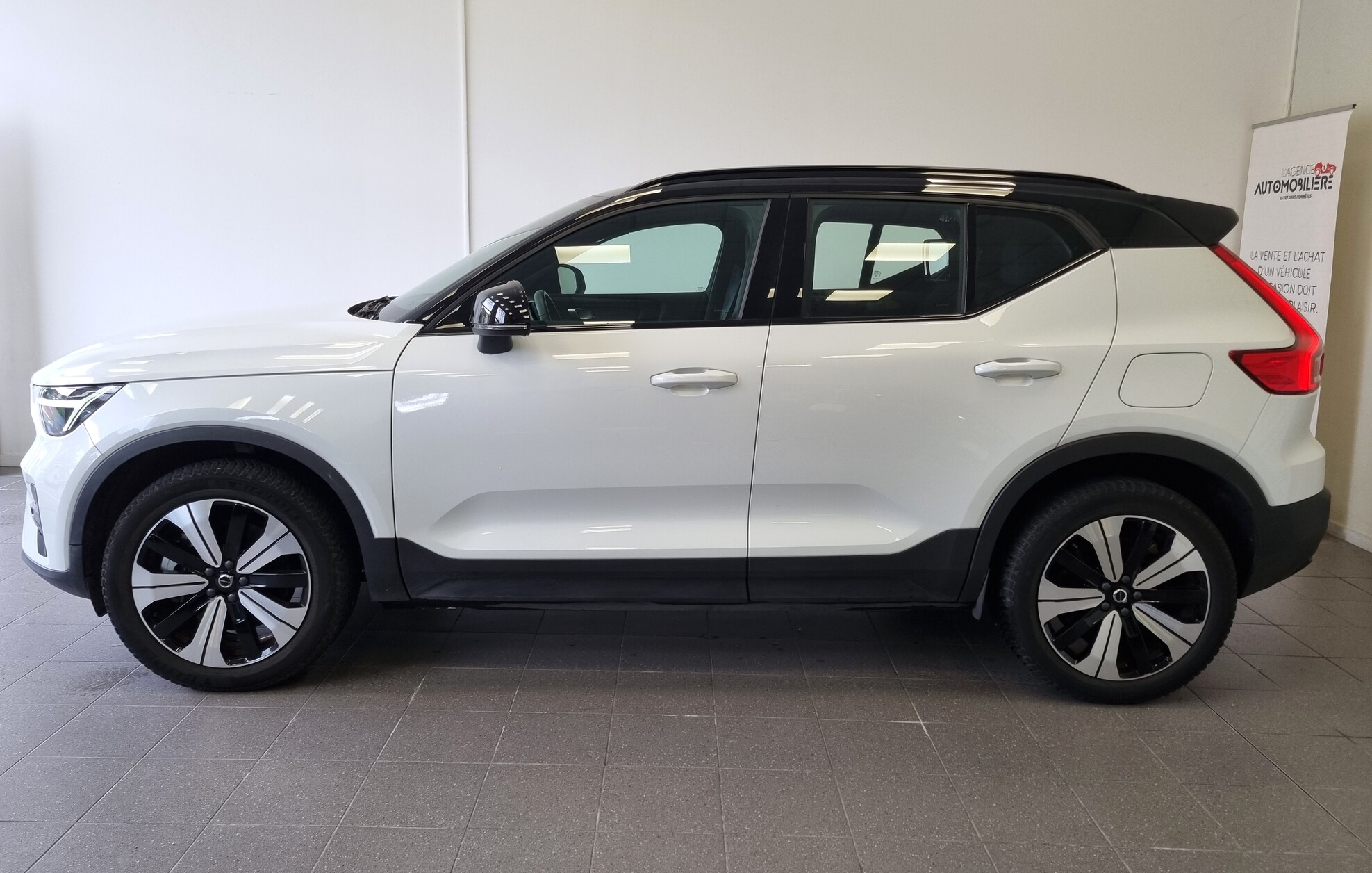 Volvo VOLVO XC40 — 3
