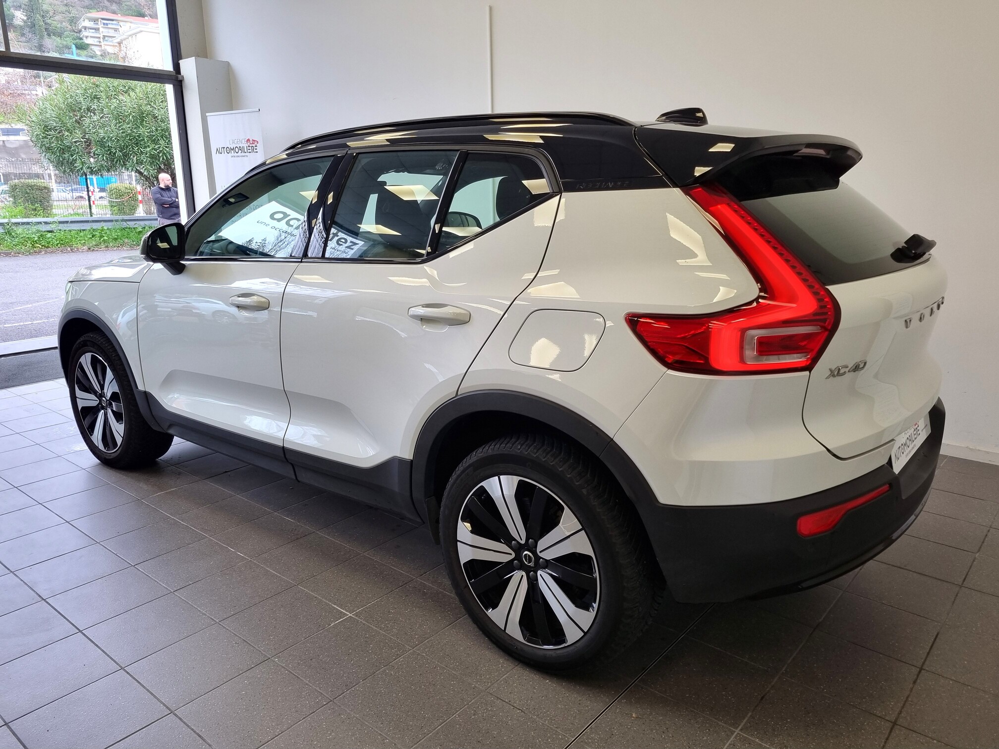 Volvo VOLVO XC40 — 4