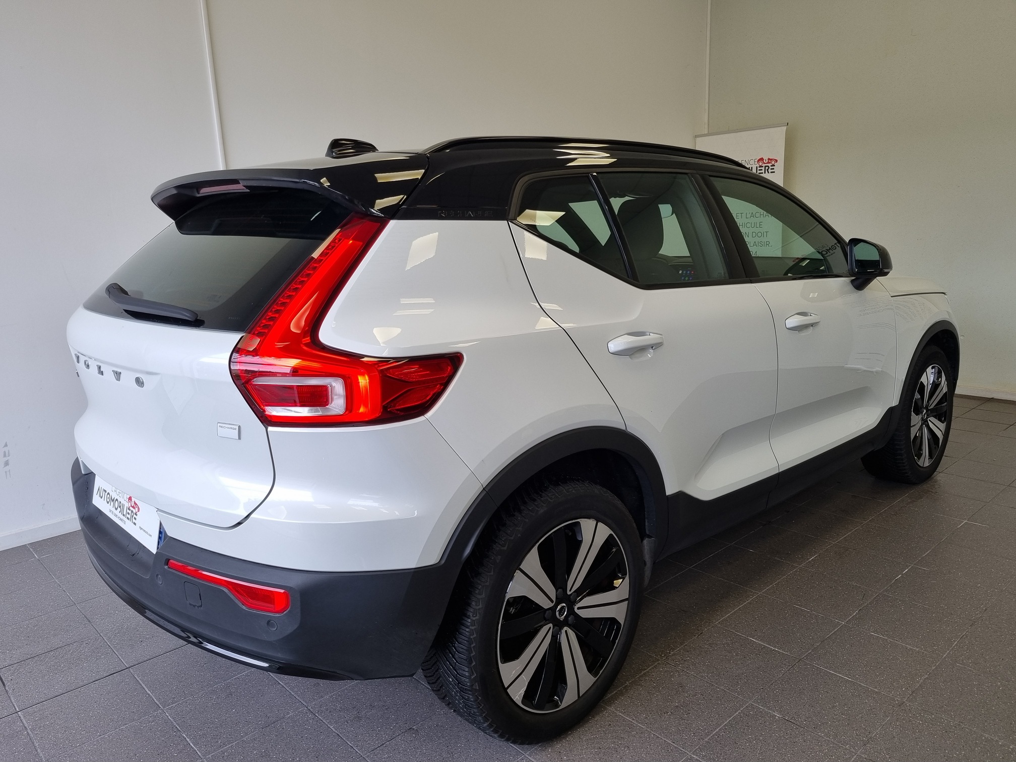 Volvo VOLVO XC40 — 5
