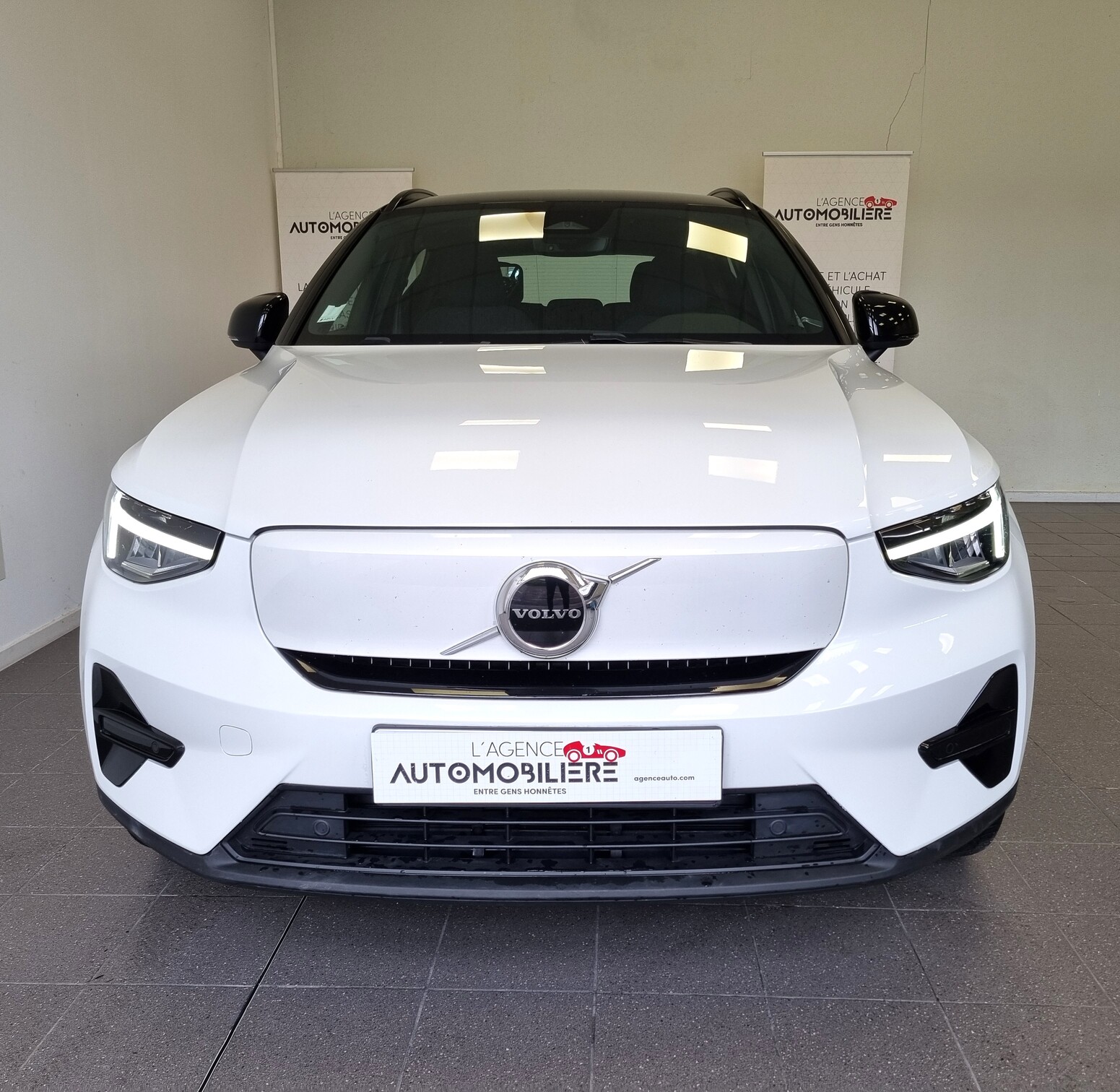 Volvo VOLVO XC40 — 8