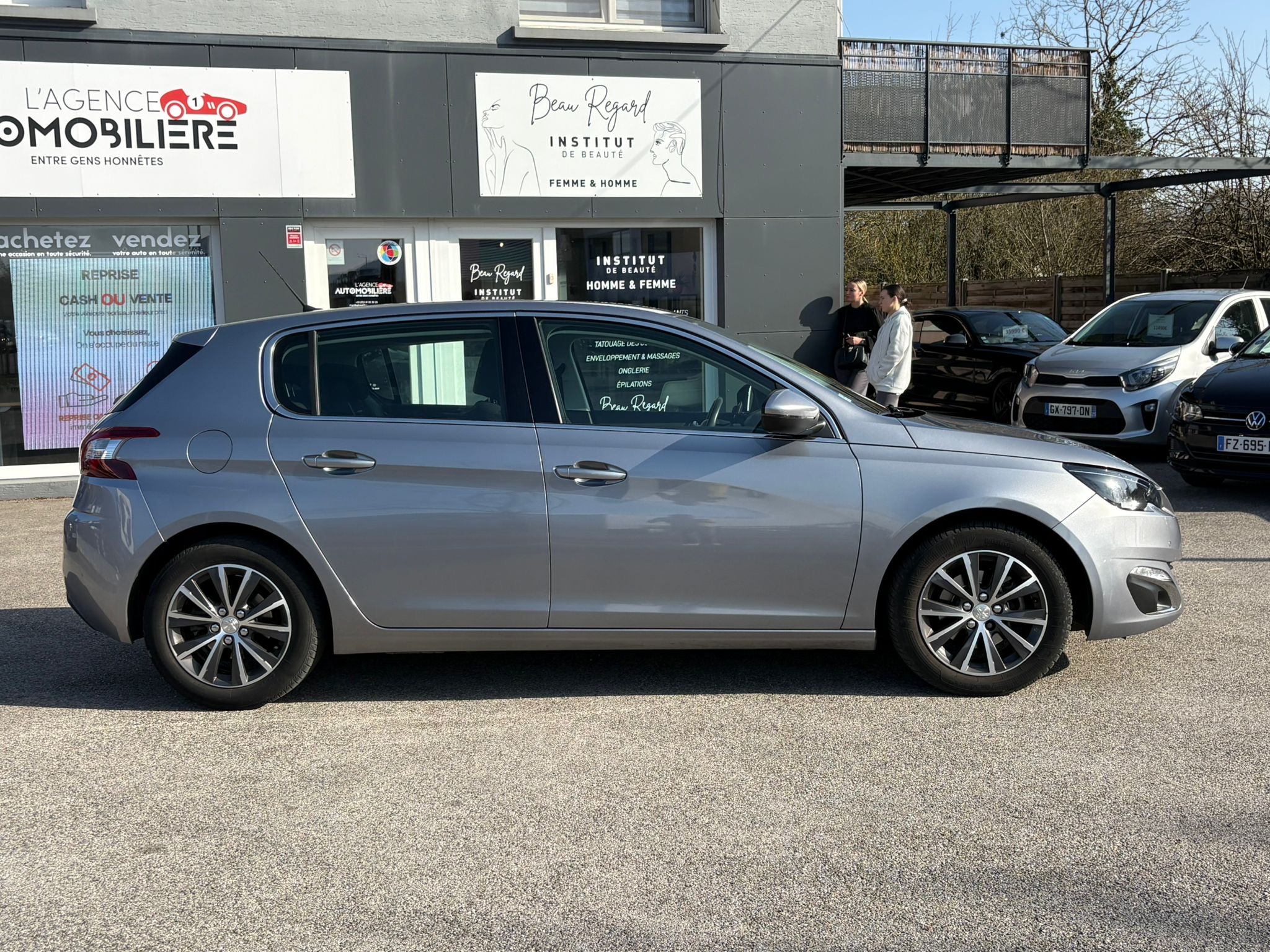 Peugeot 308 — 8