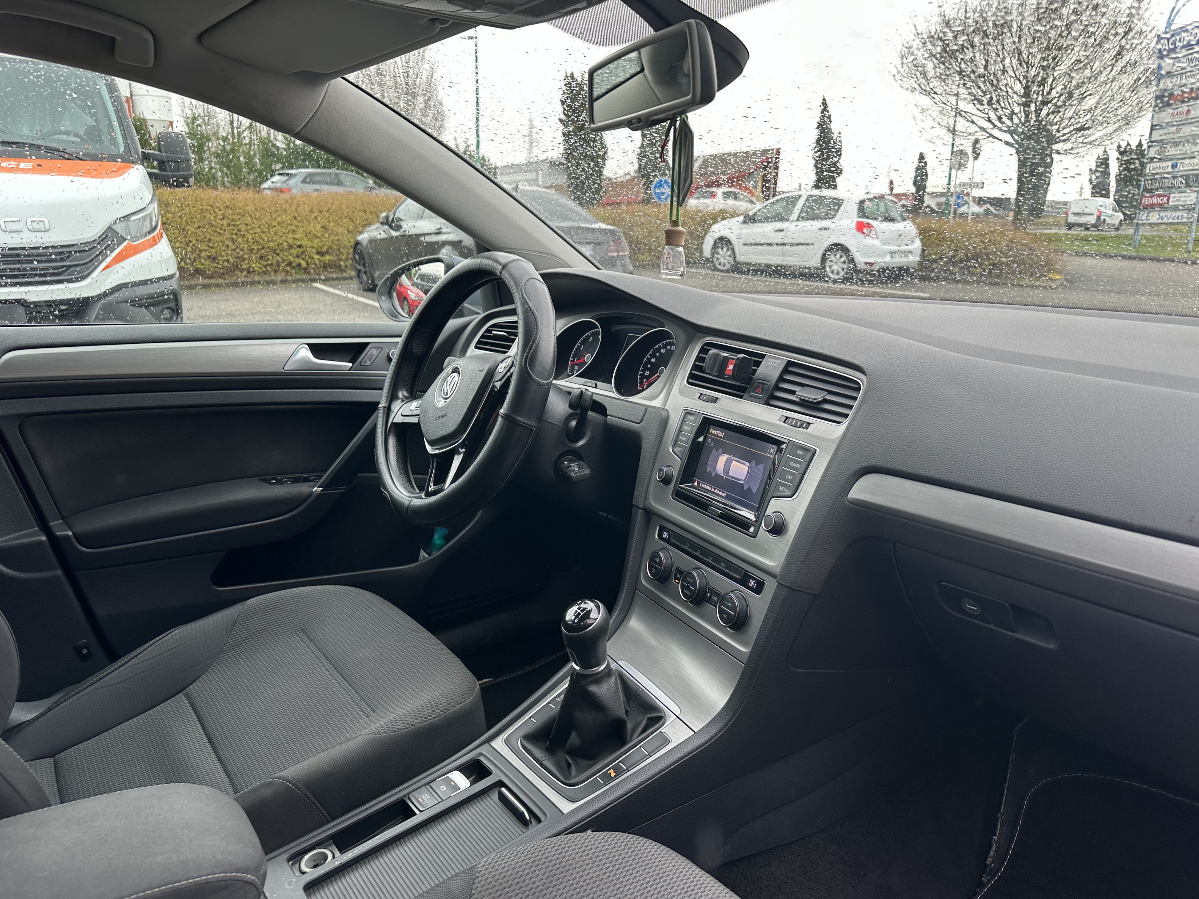 Volkswagen Golf — 12