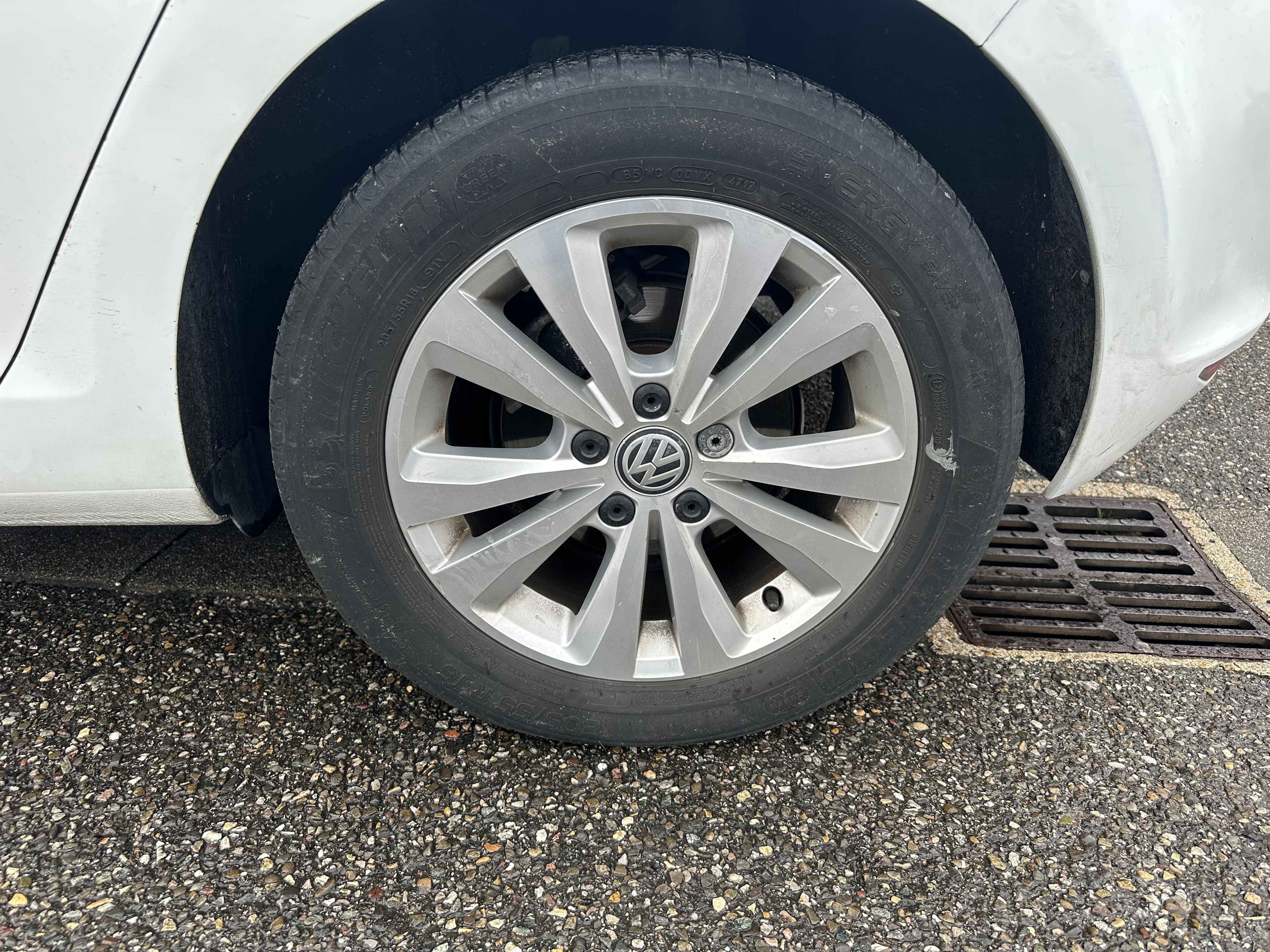 Volkswagen Golf — 17
