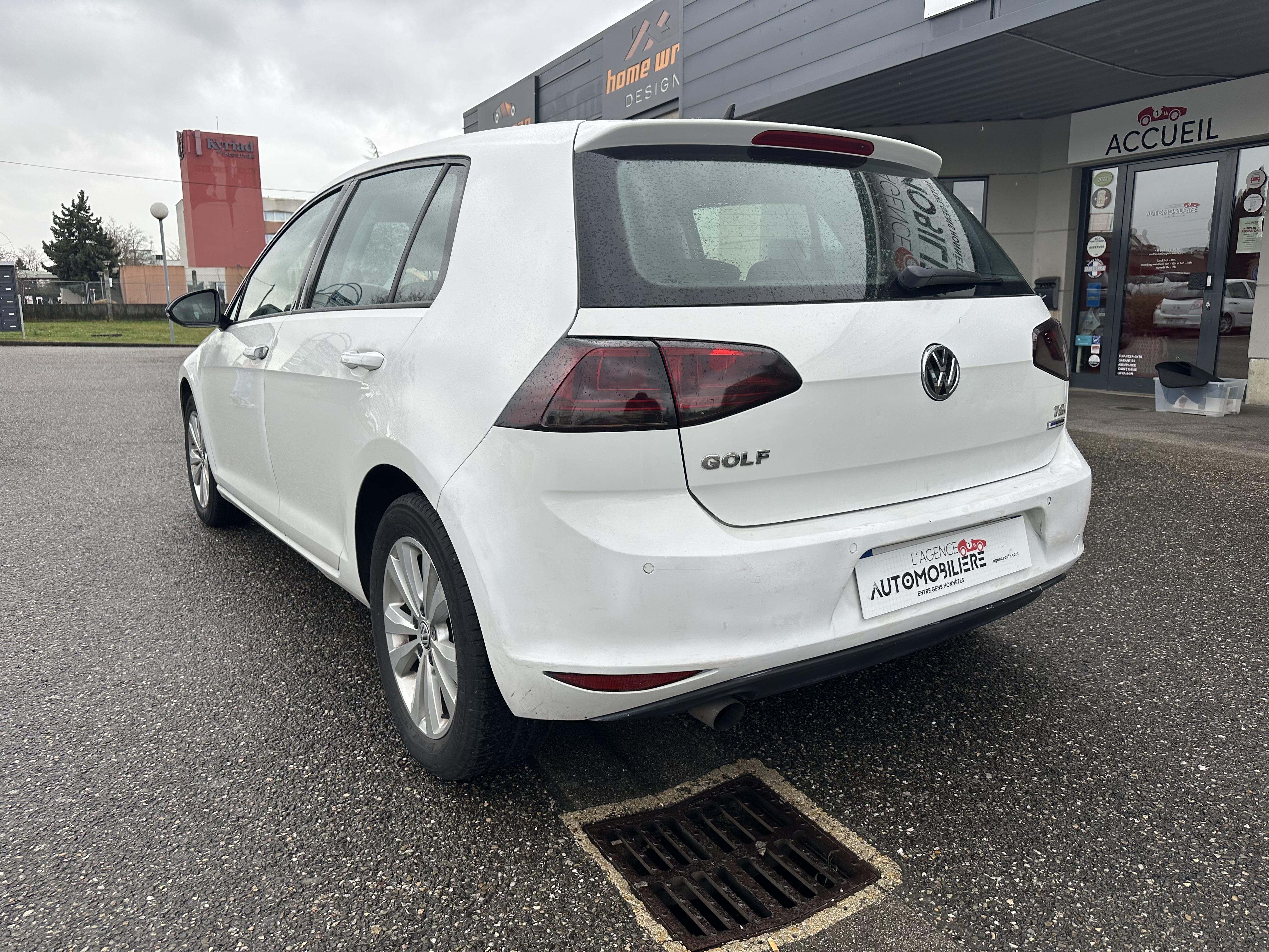 Volkswagen Golf — 3