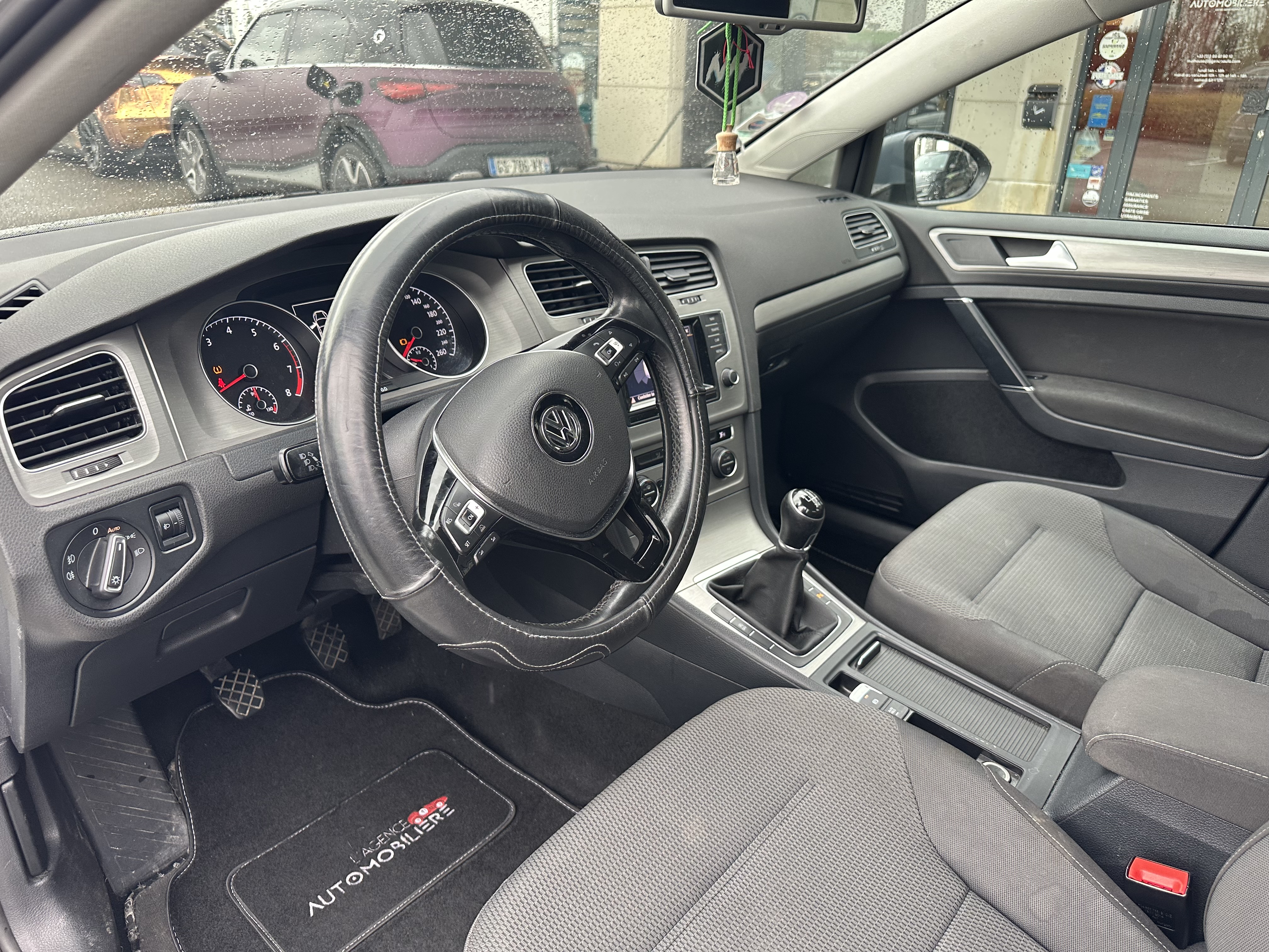Volkswagen Golf — 9