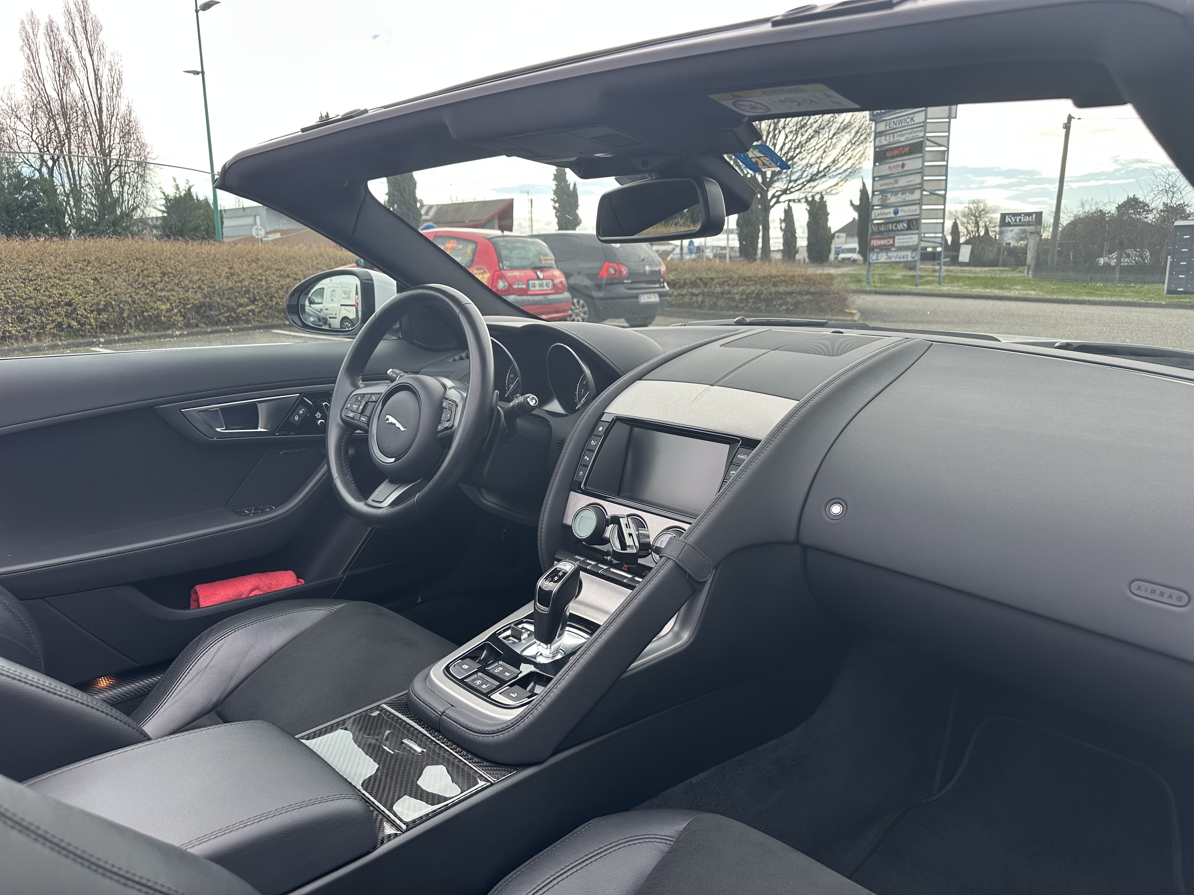 Jaguar F-Type — 10