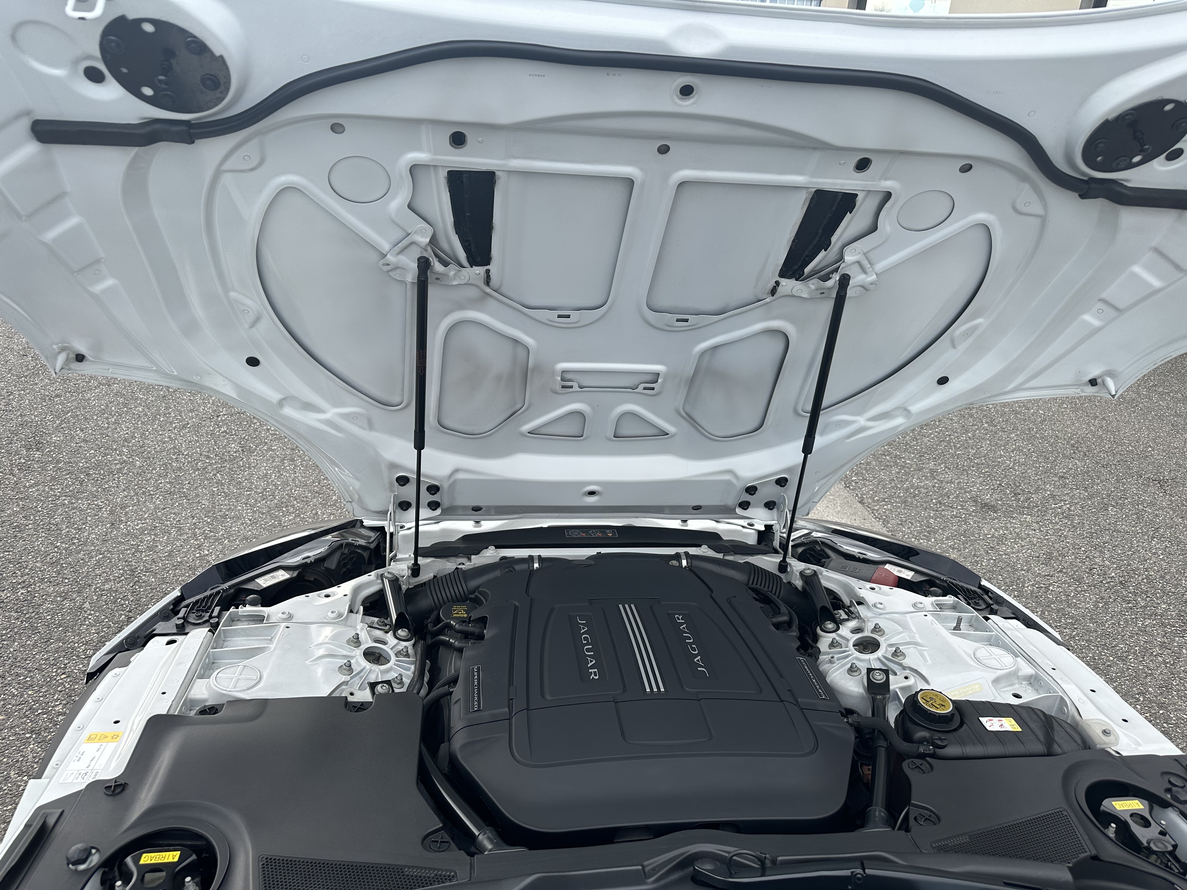 Jaguar F-Type — 12