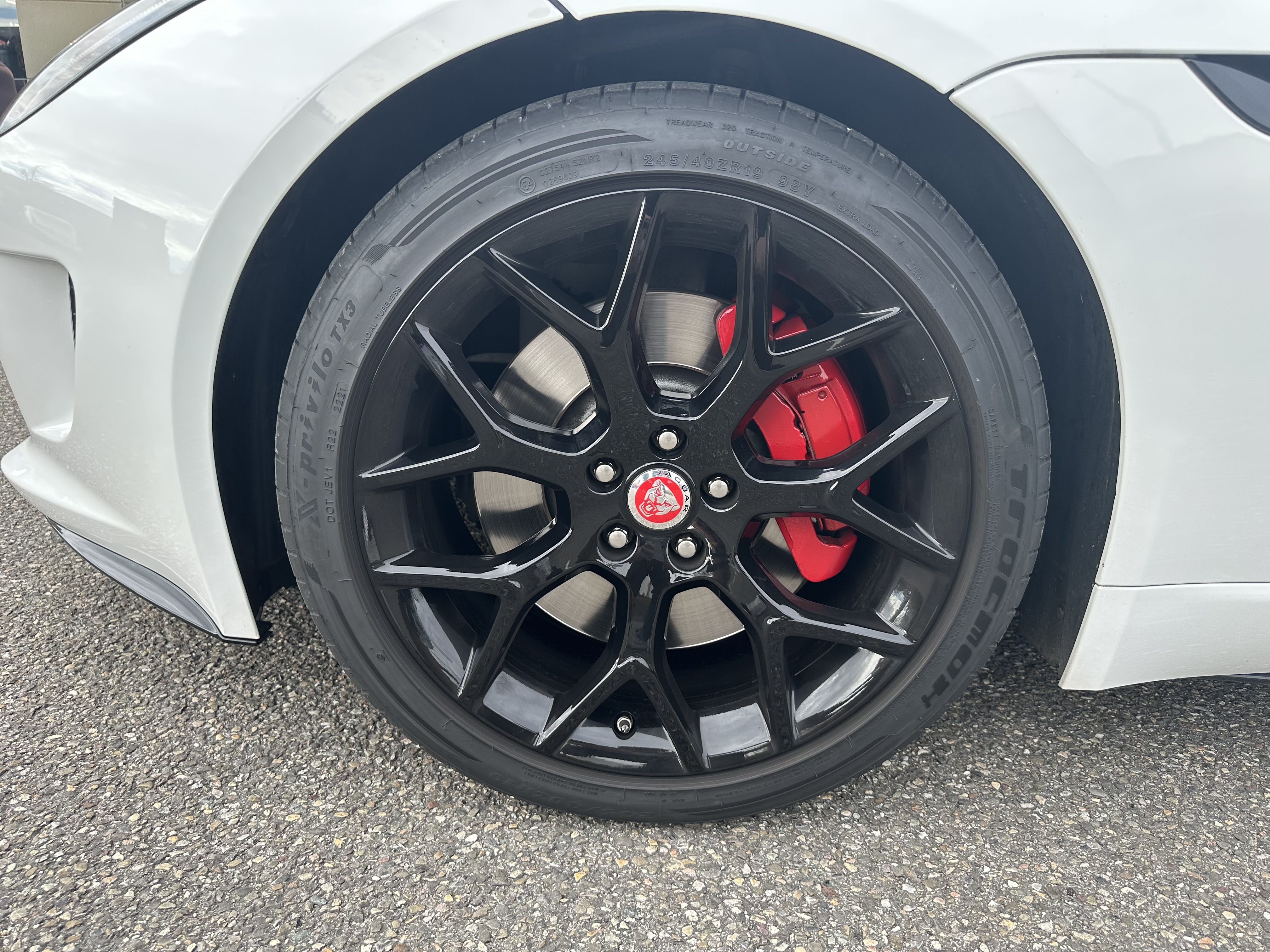 Jaguar F-Type — 14