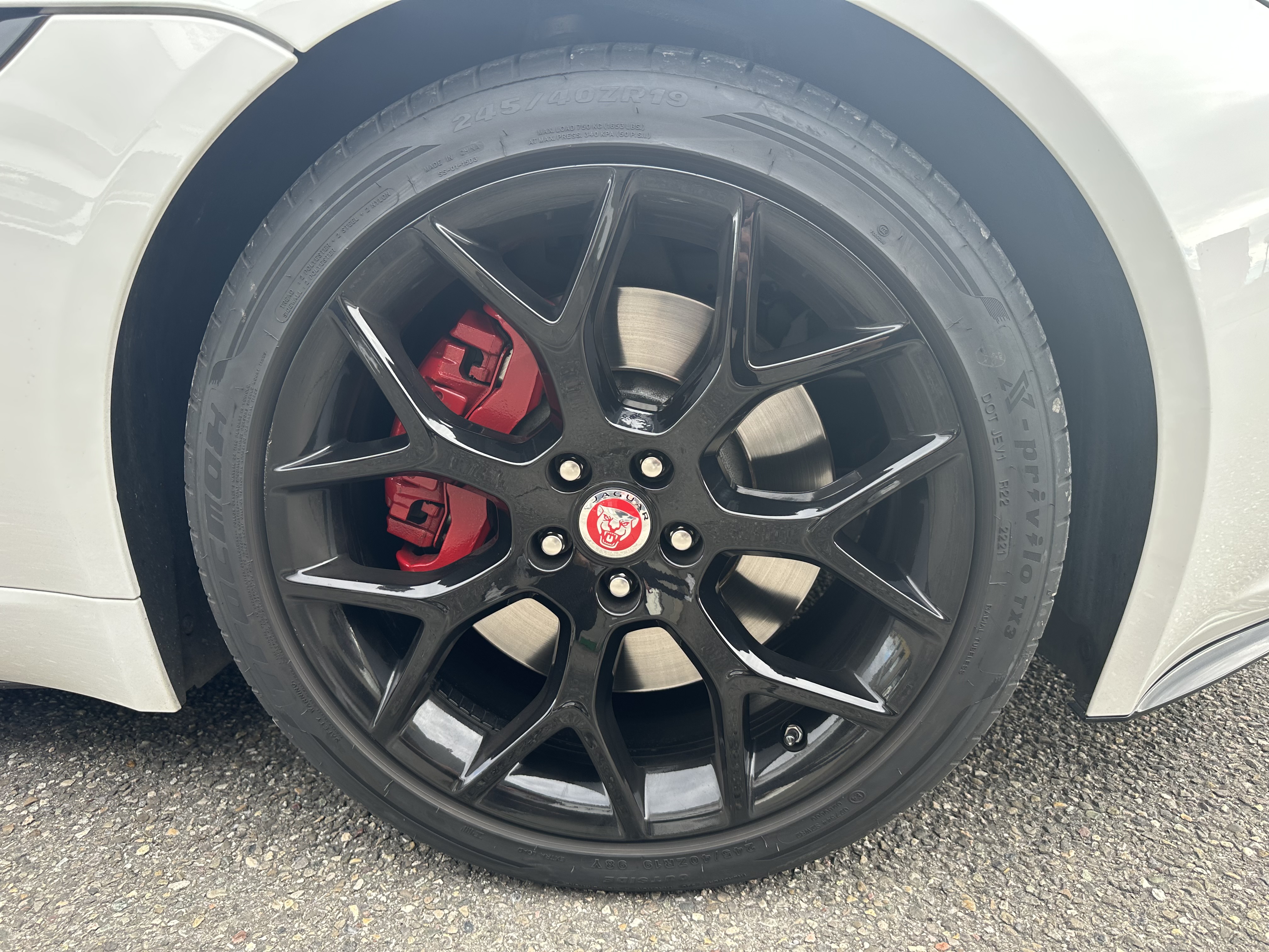 Jaguar F-Type — 15