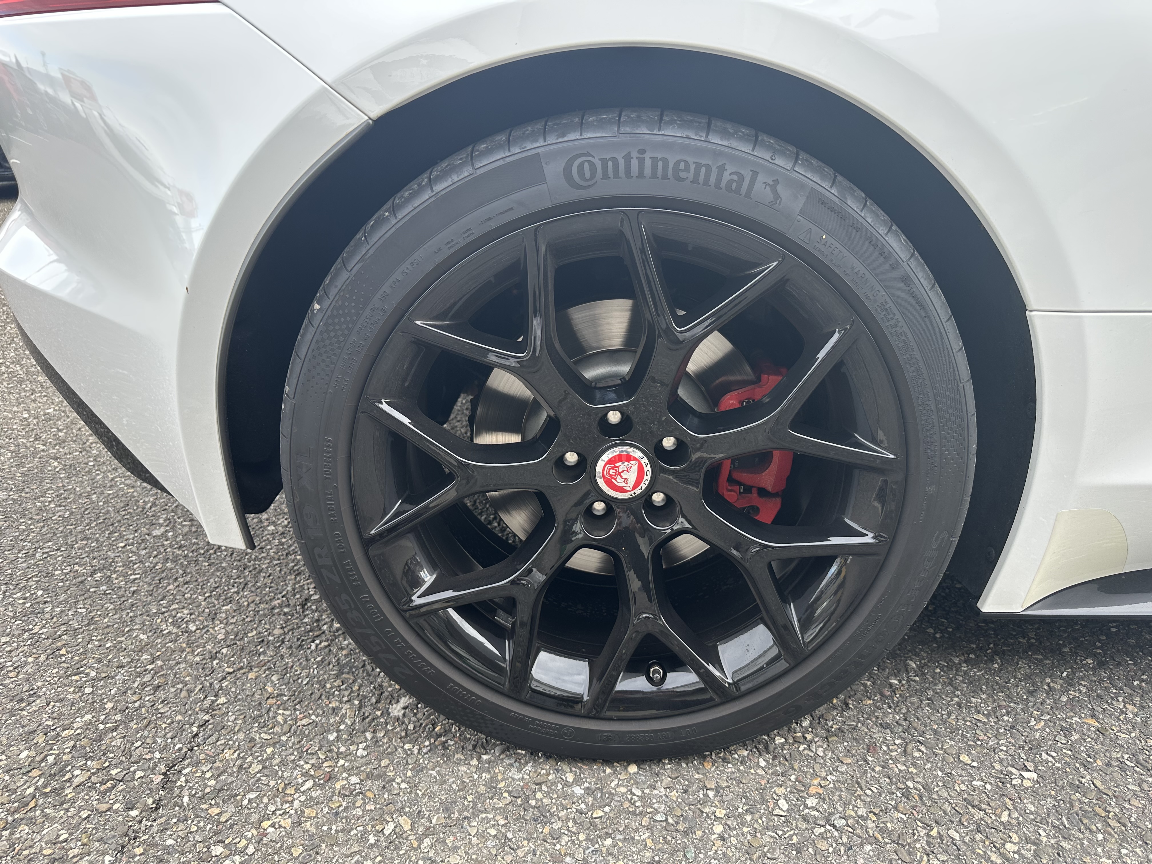 Jaguar F-Type — 17