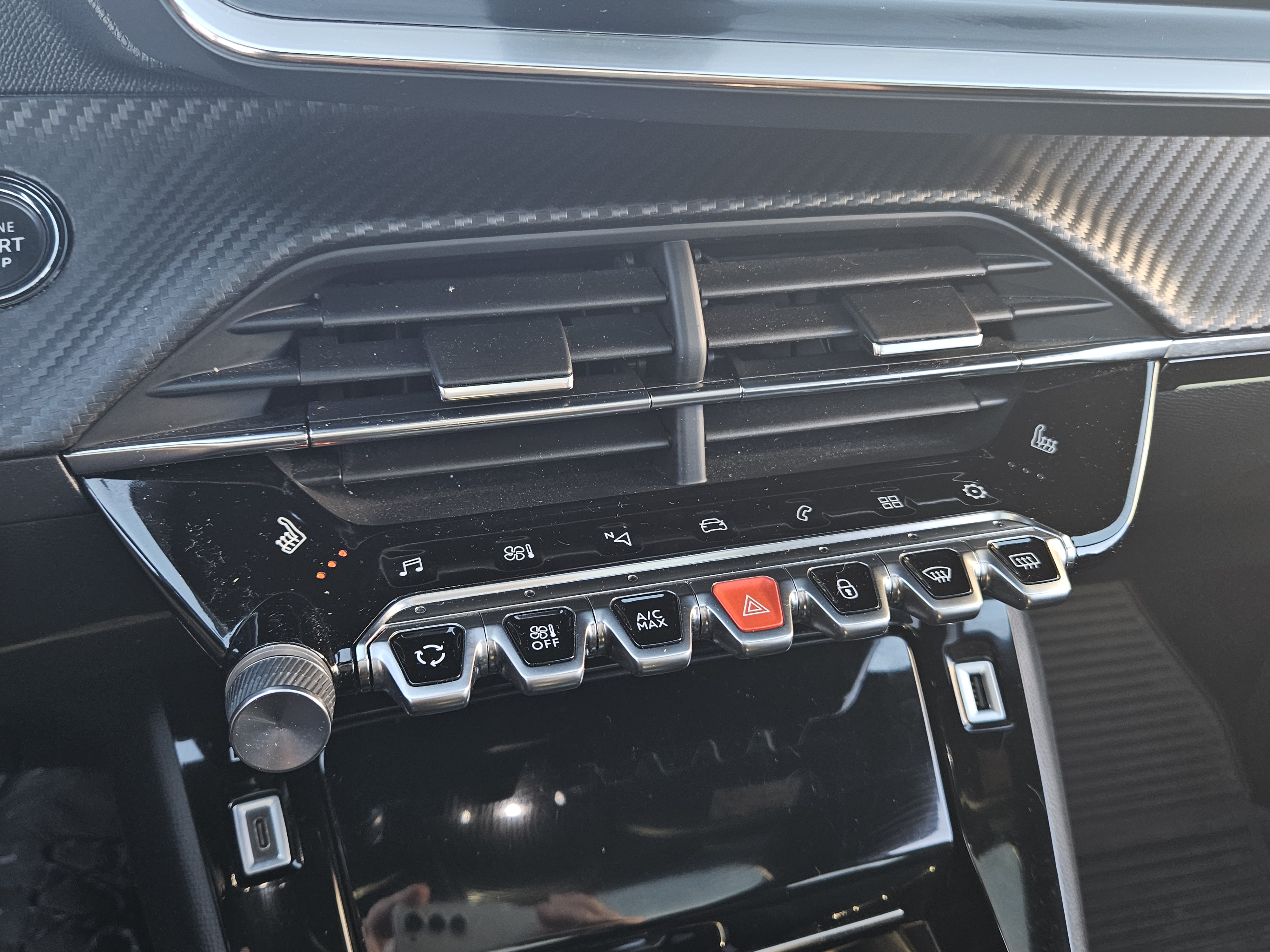 Peugeot 208 — 20