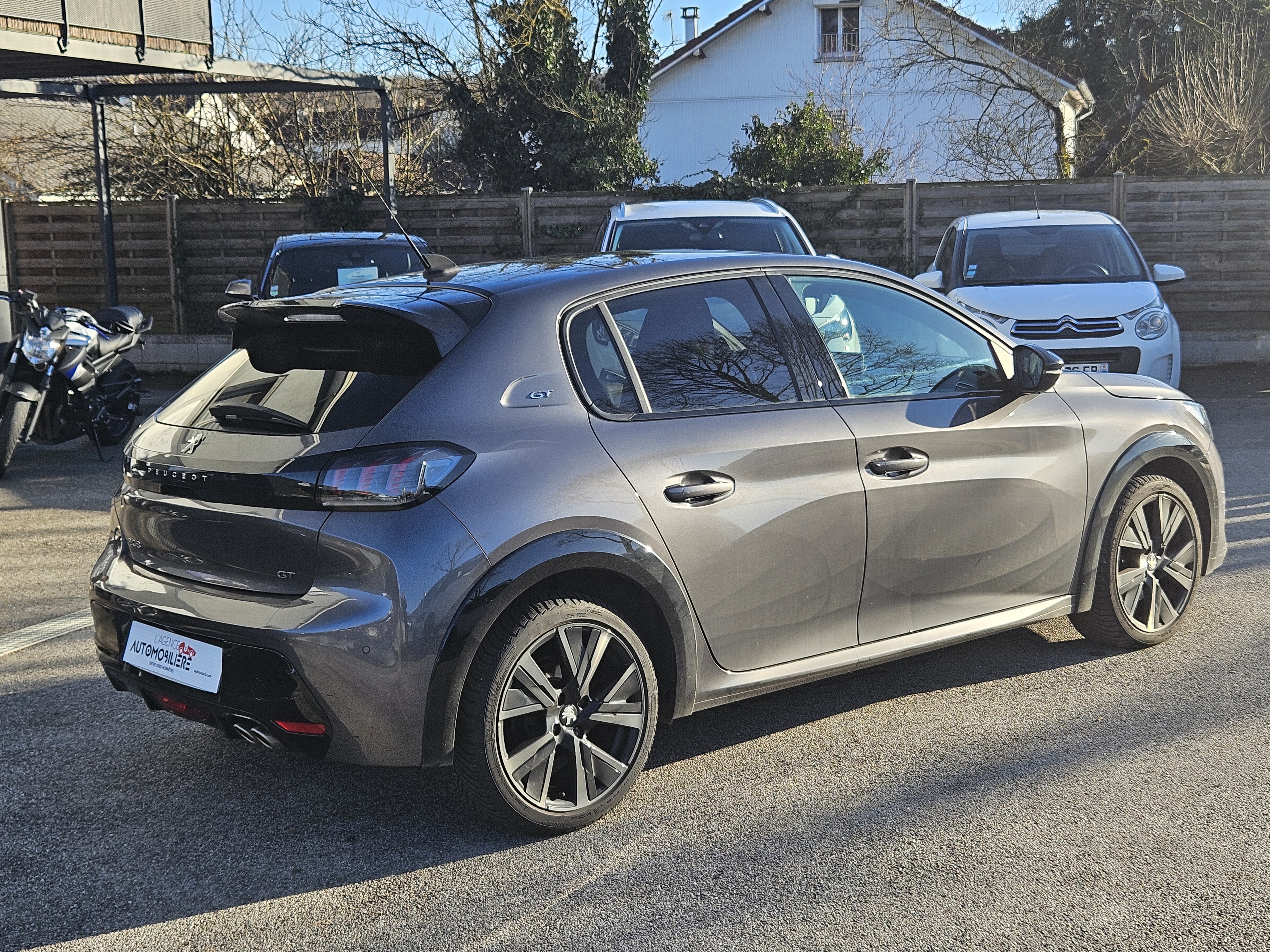 Peugeot 208 — 7