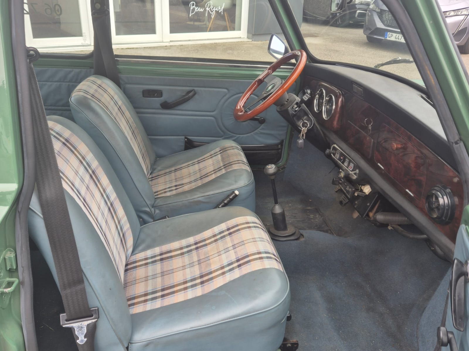 Mini Mini — 12