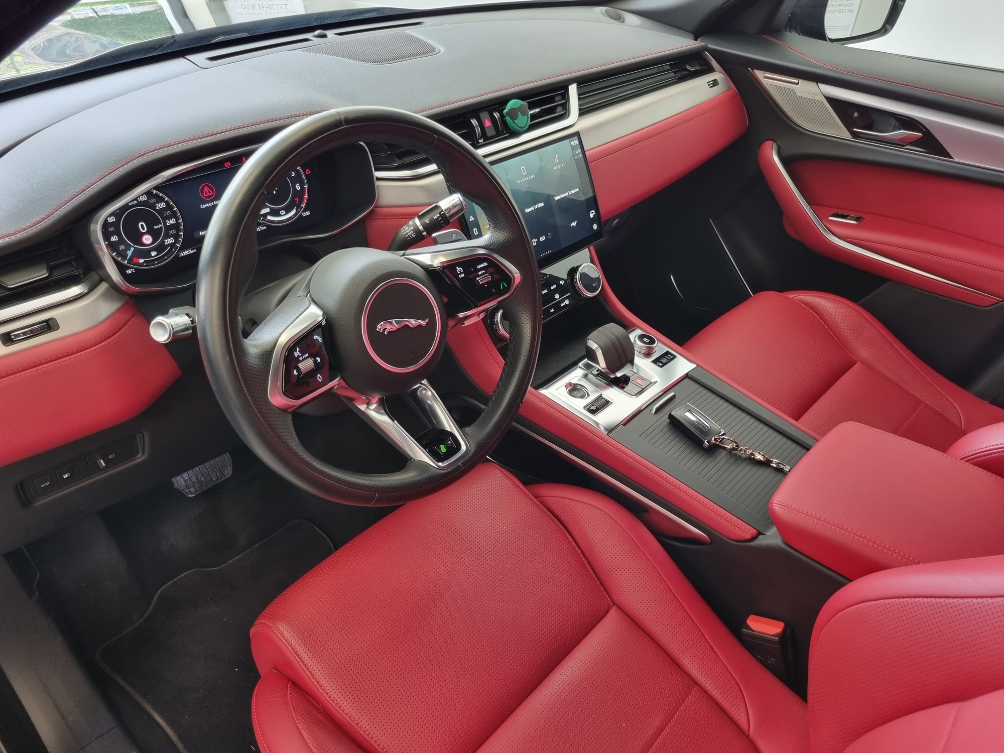 Jaguar F-Pace — 11
