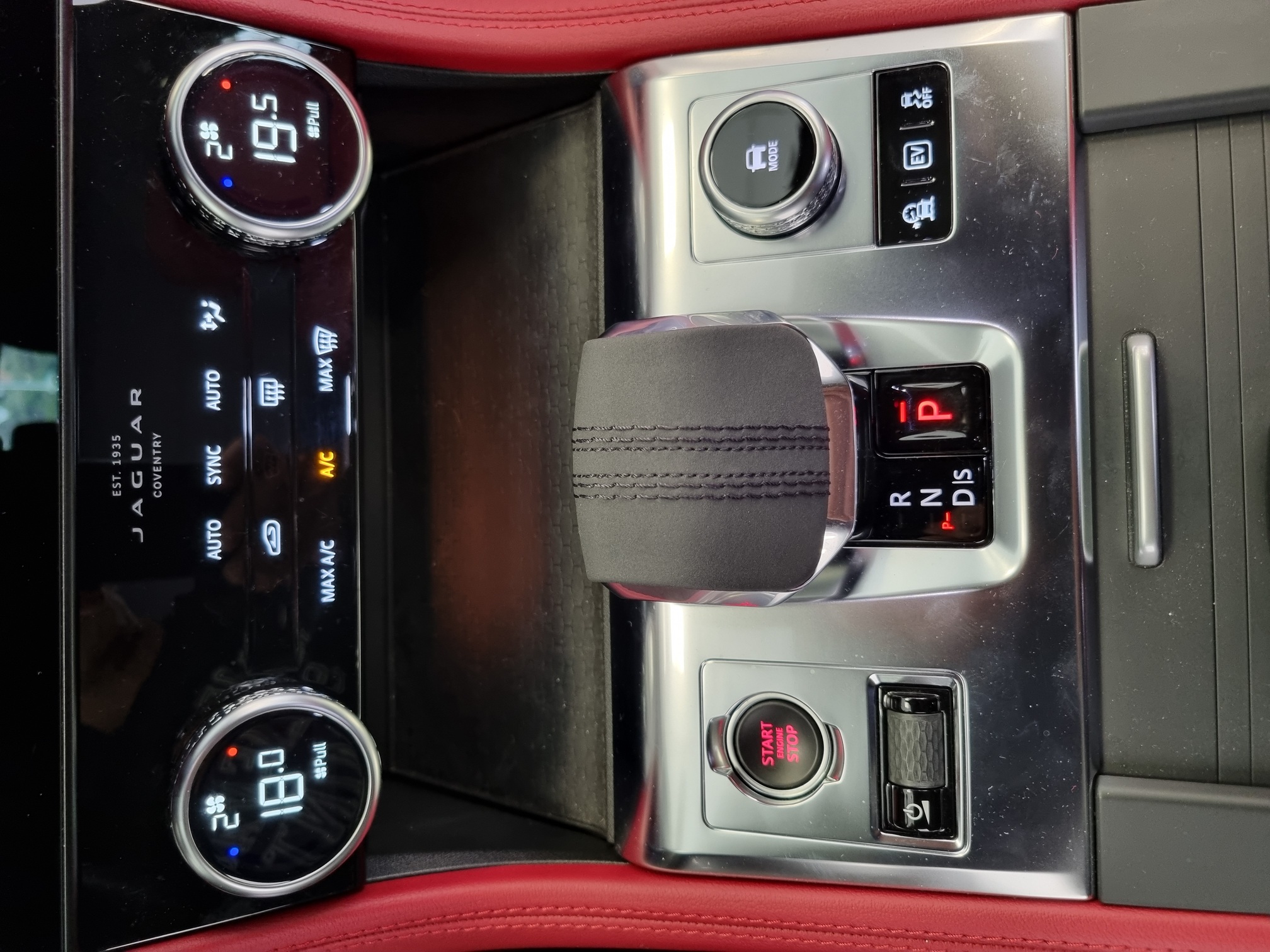 Jaguar F-Pace — 28