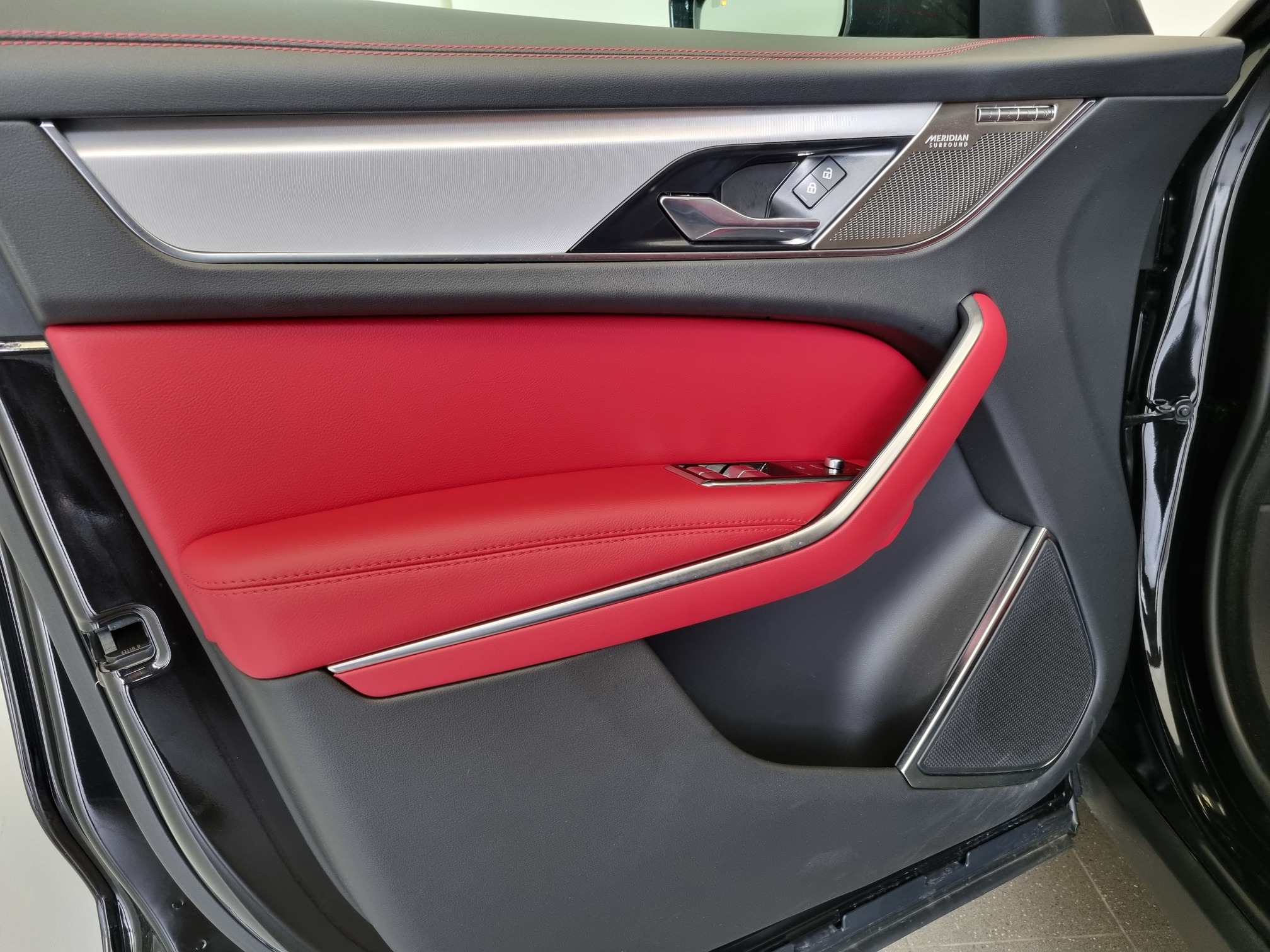 Jaguar F-Pace — 34