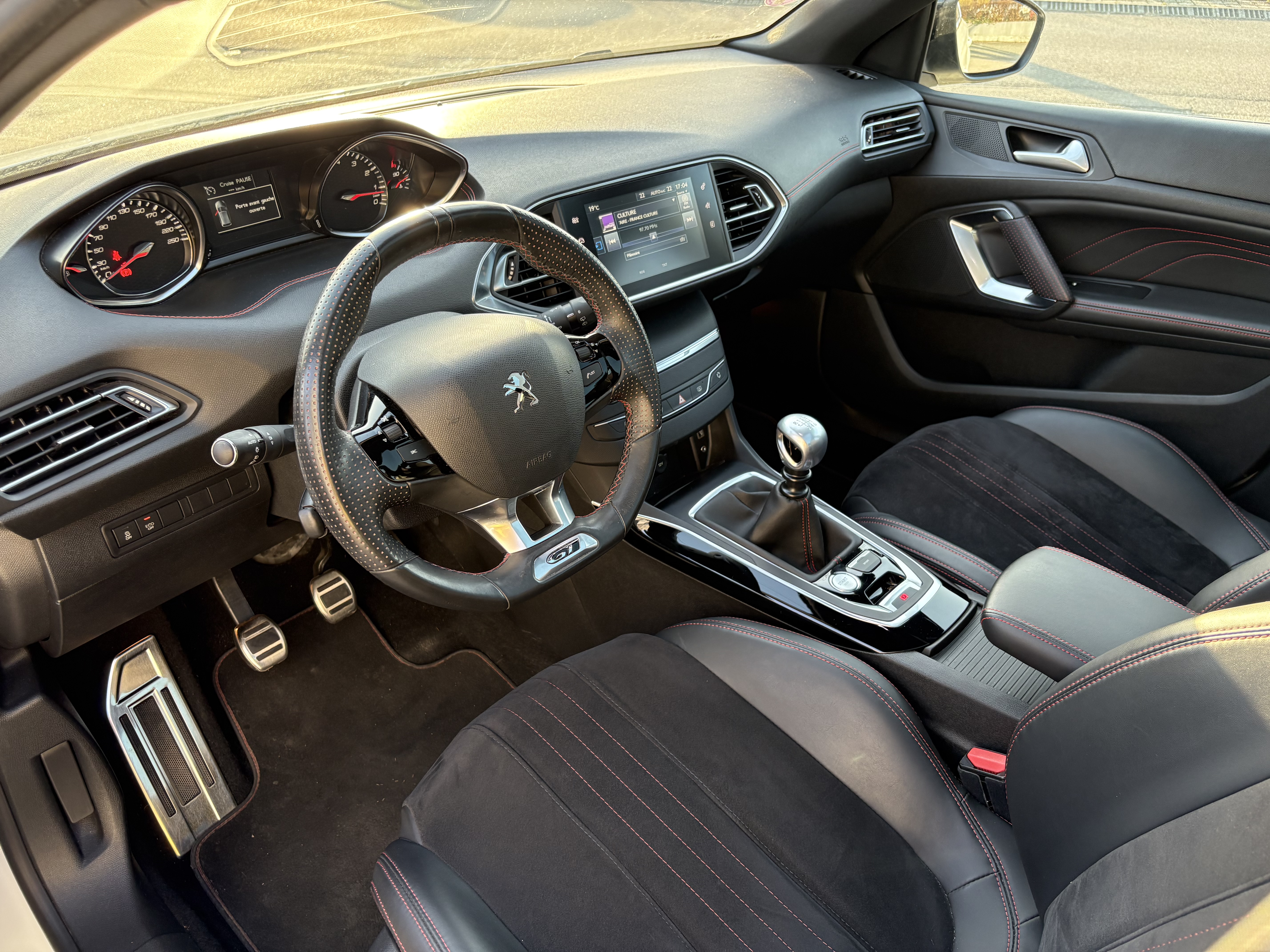Peugeot 308 — 10