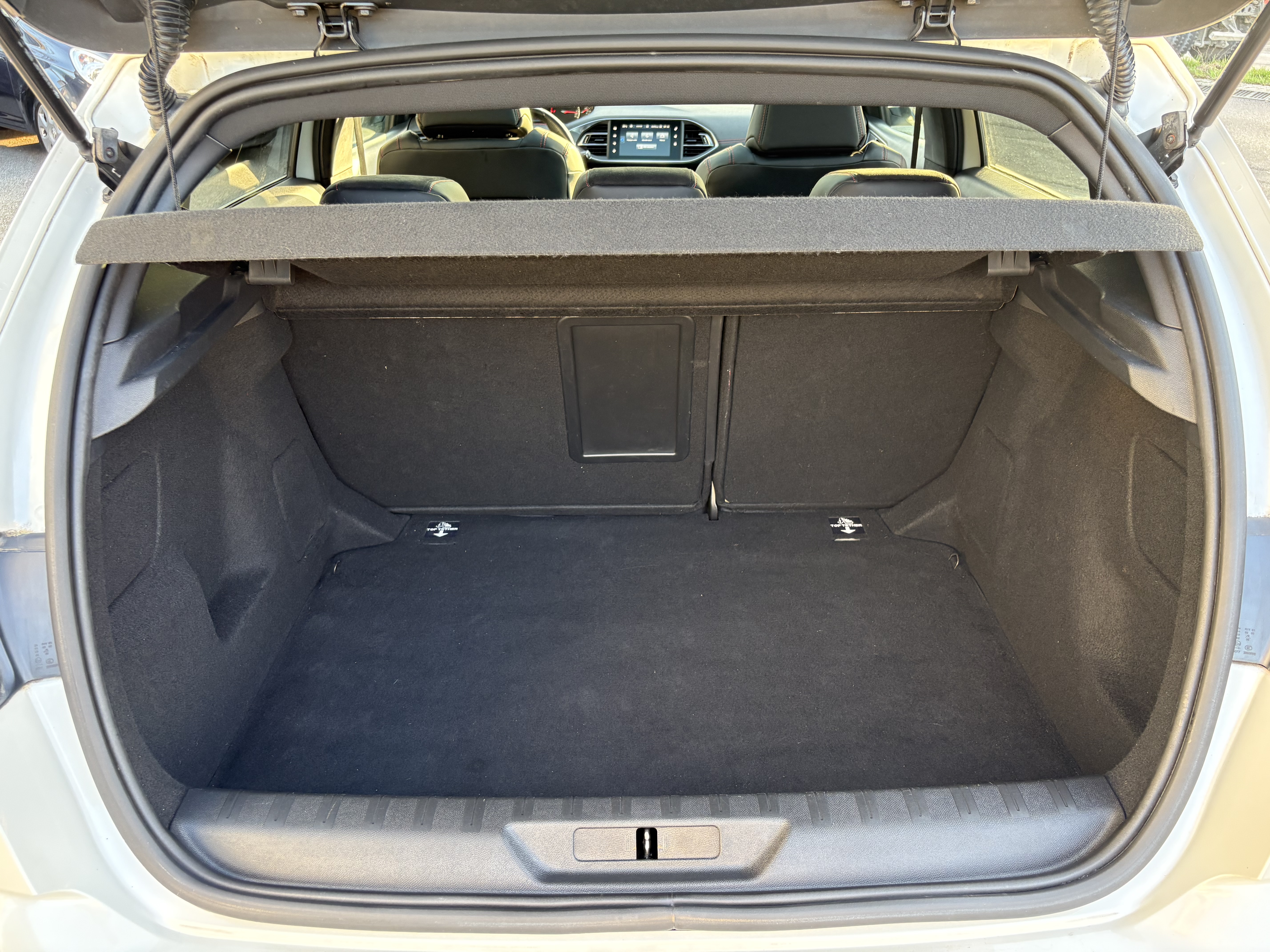 Peugeot 308 — 28