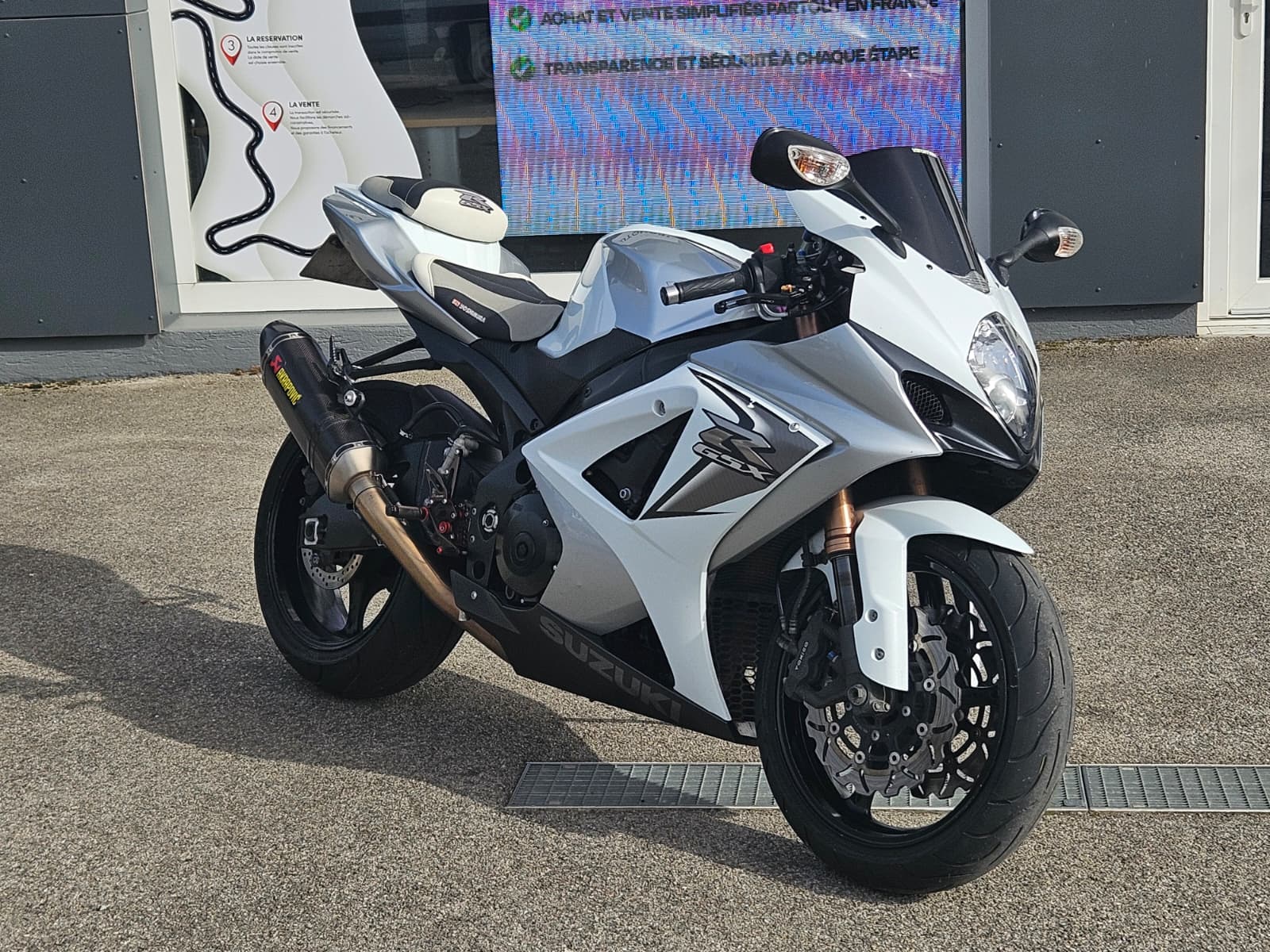 Suzuki GSXR 1000 — 3