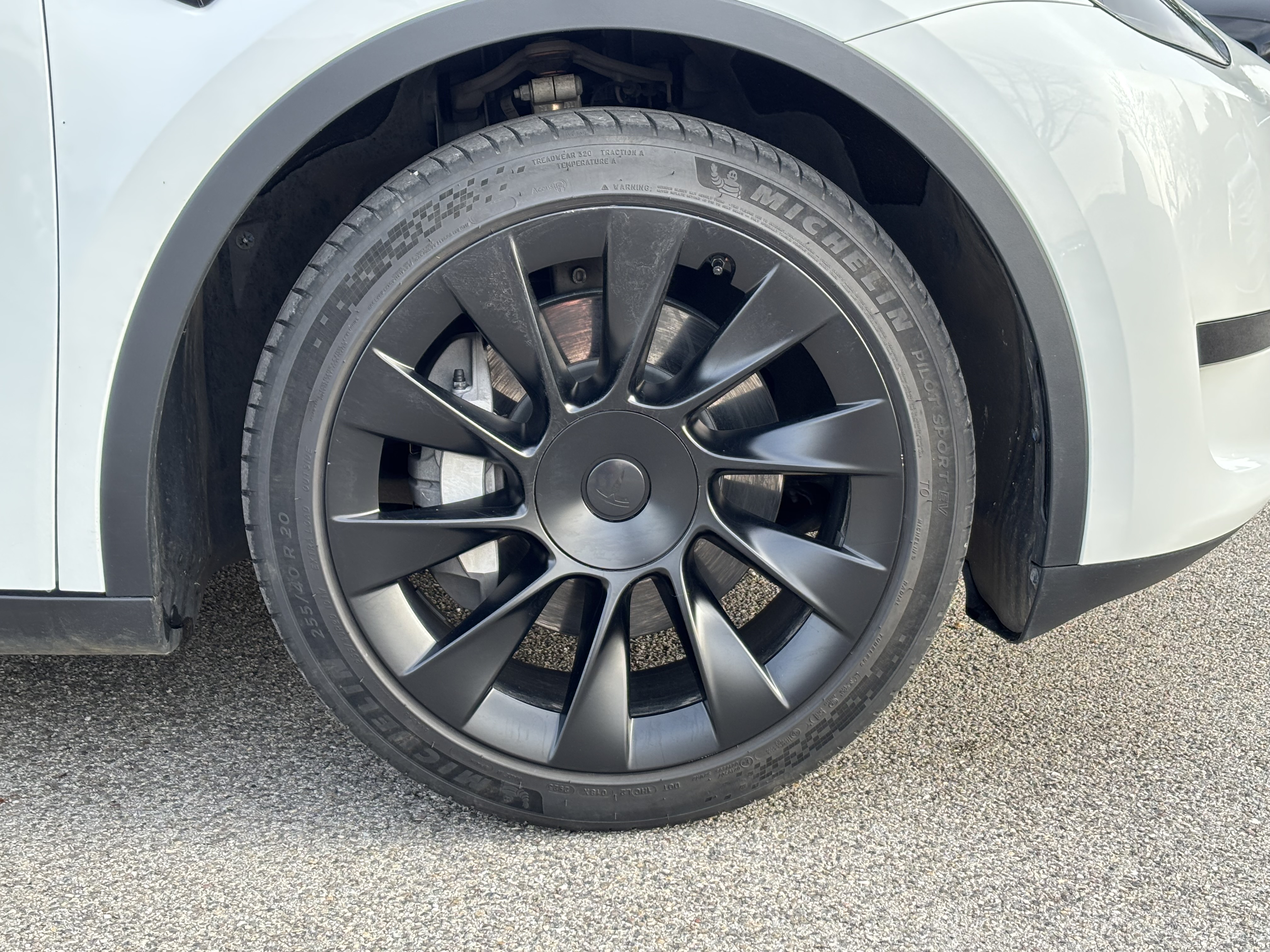 Tesla Model Y — 12