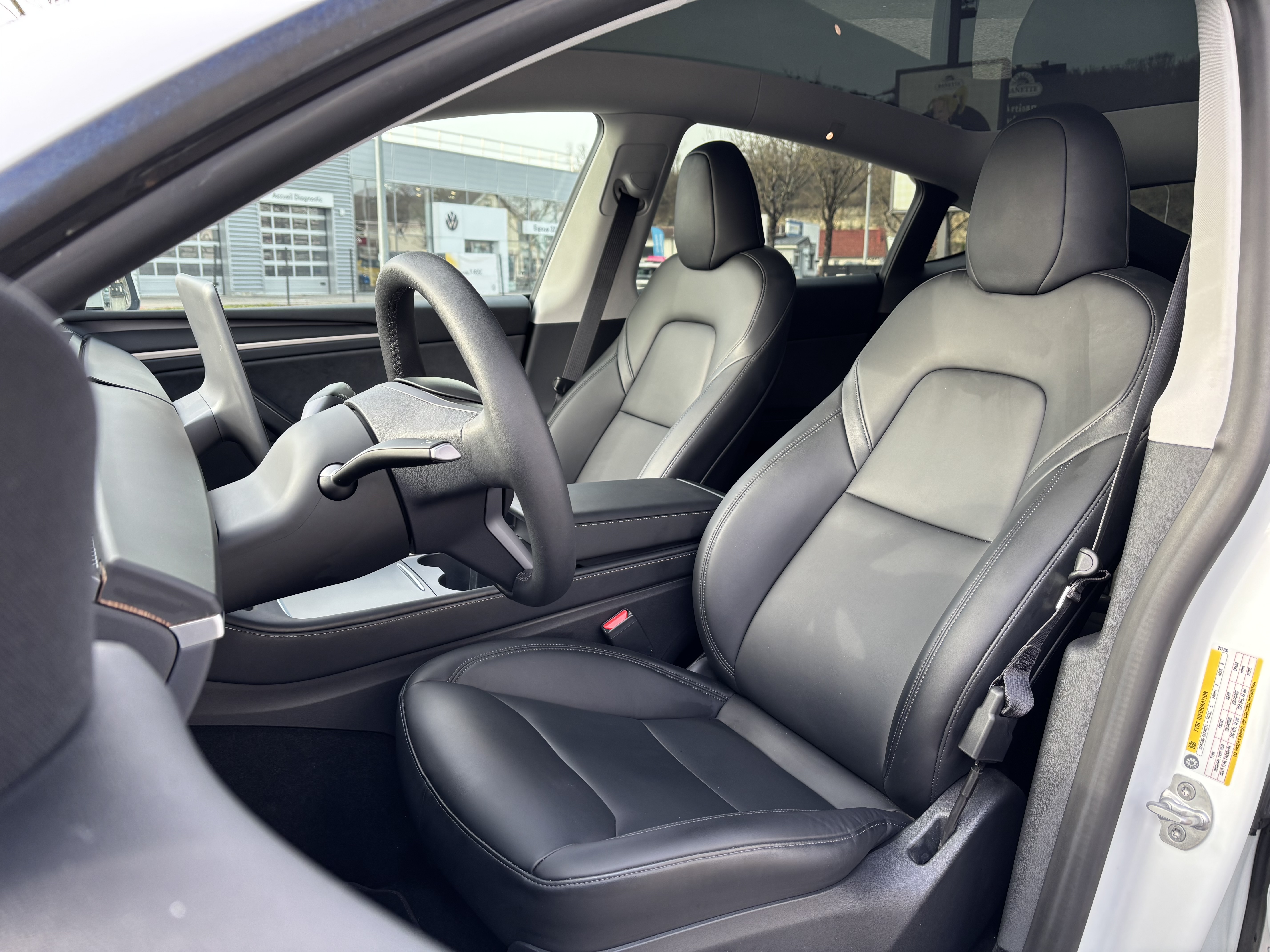 Tesla Model Y — 15