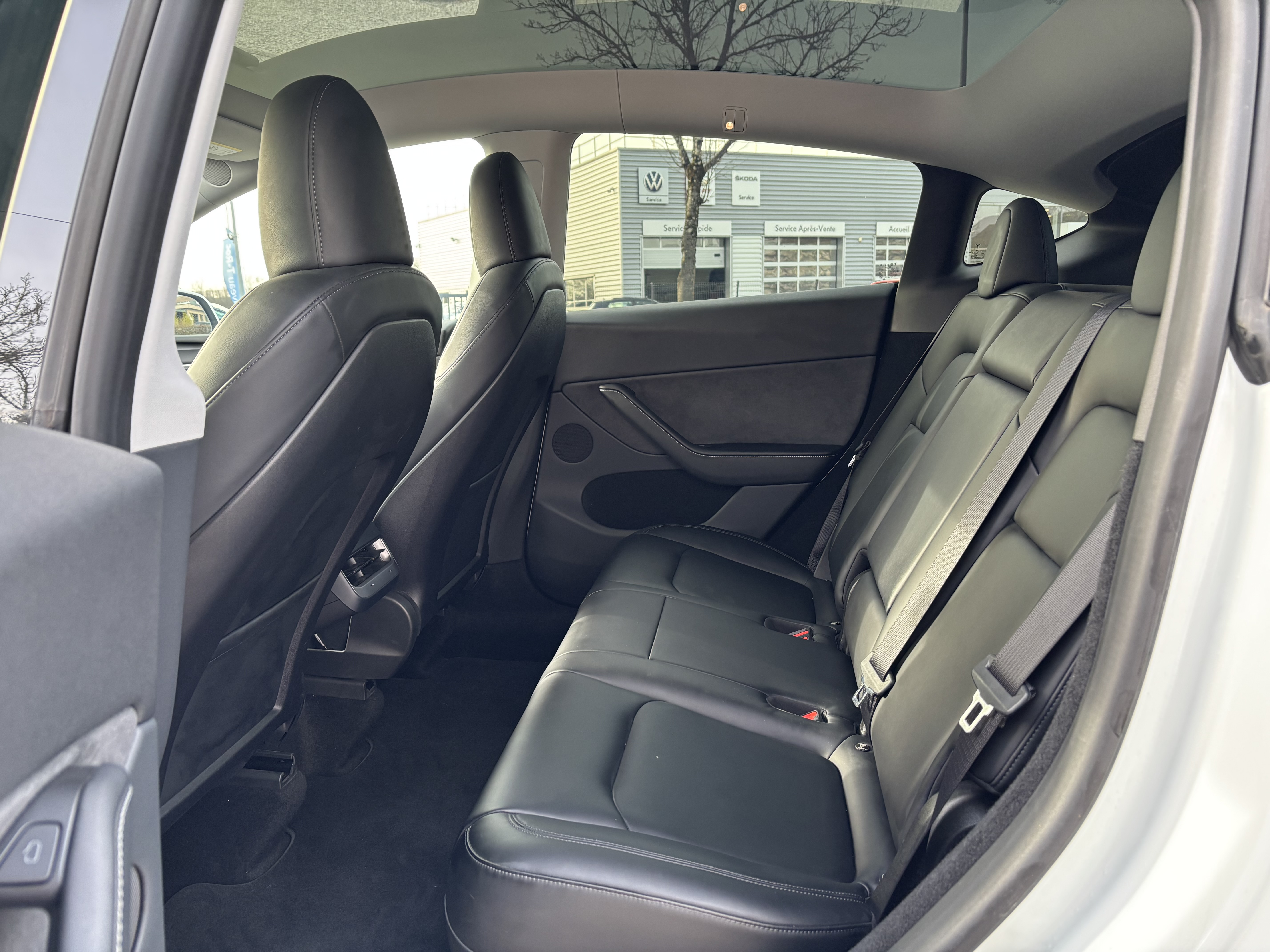 Tesla Model Y — 16