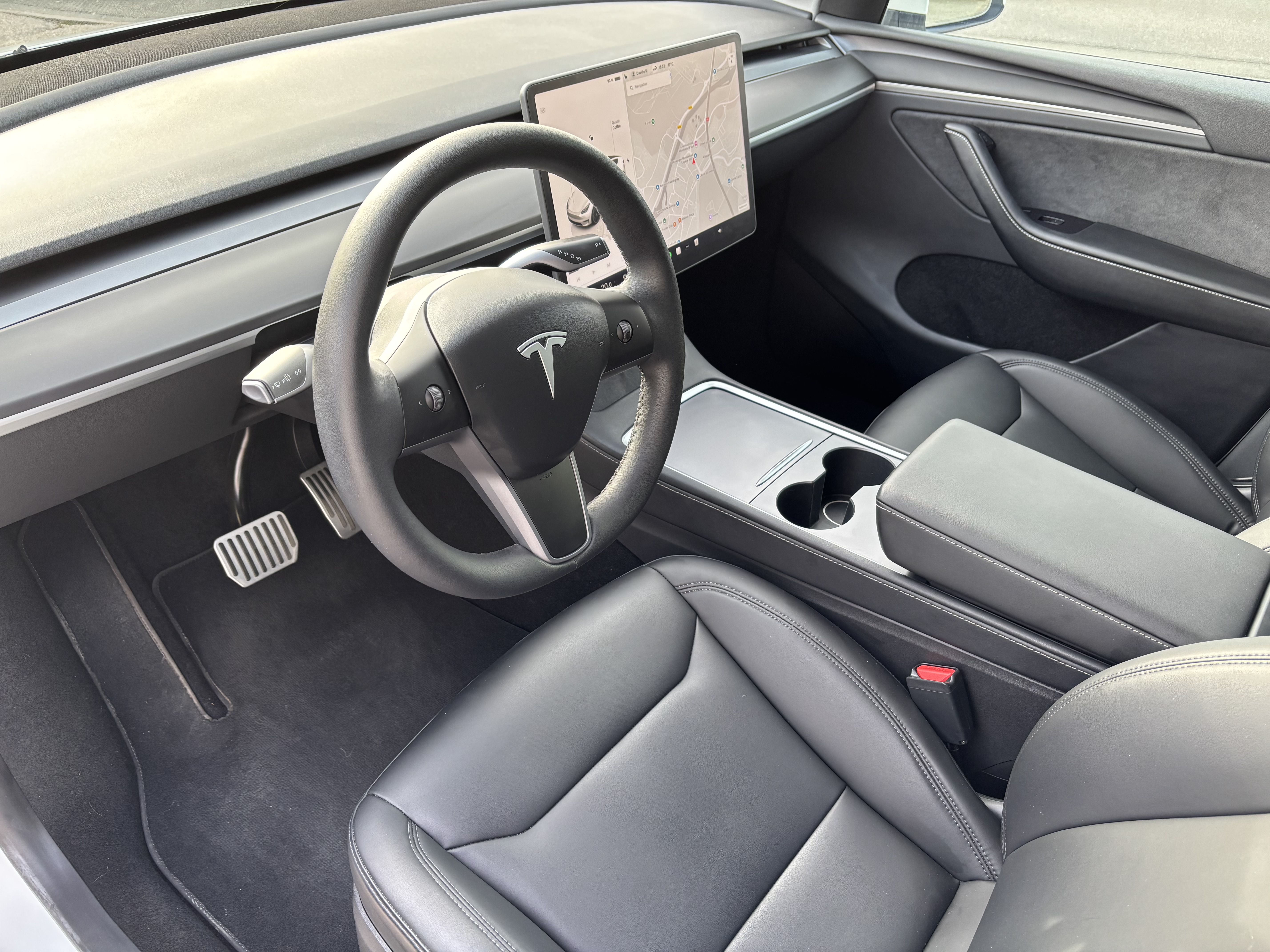 Tesla Model Y — 17