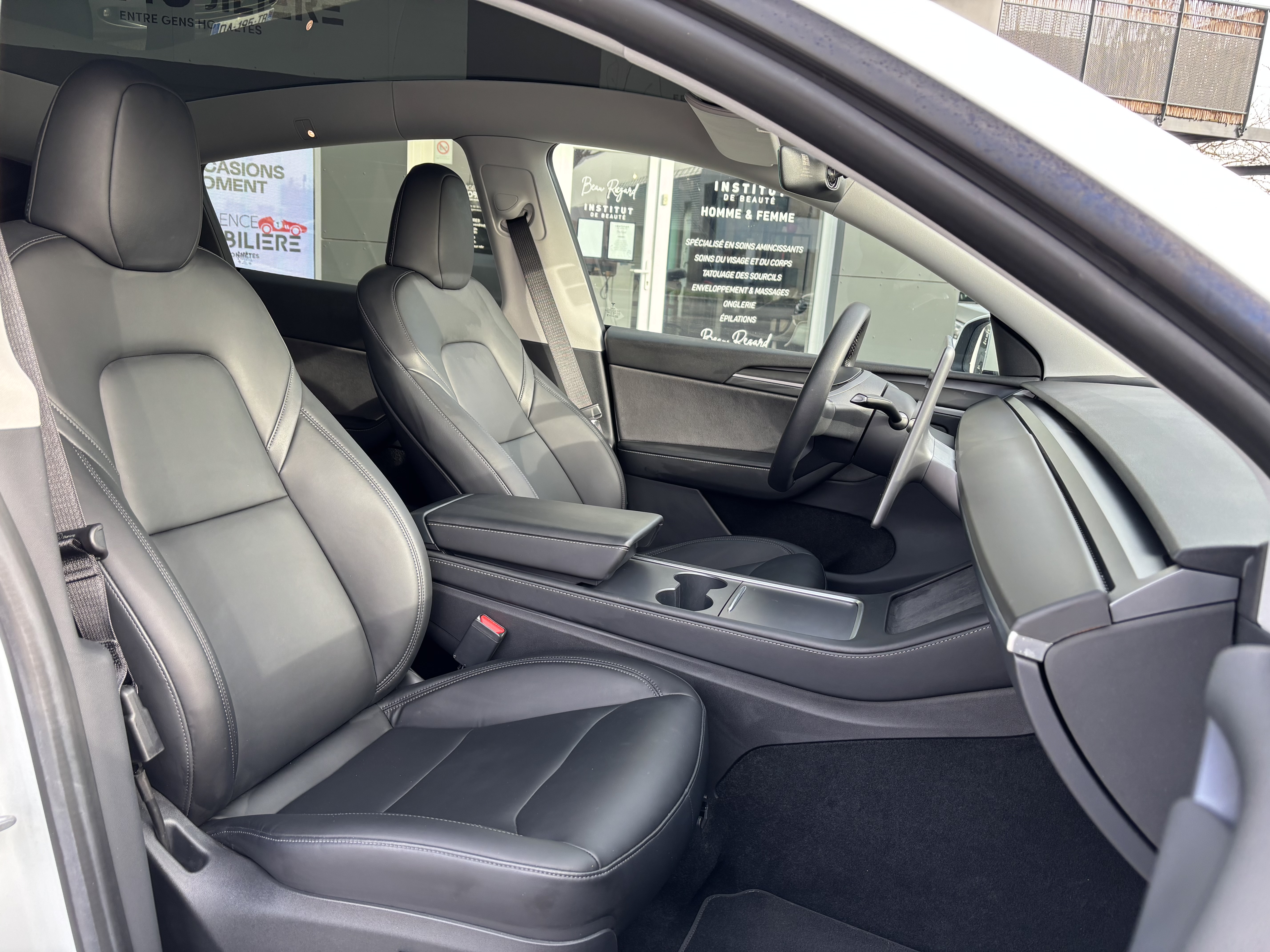 Tesla Model Y — 18