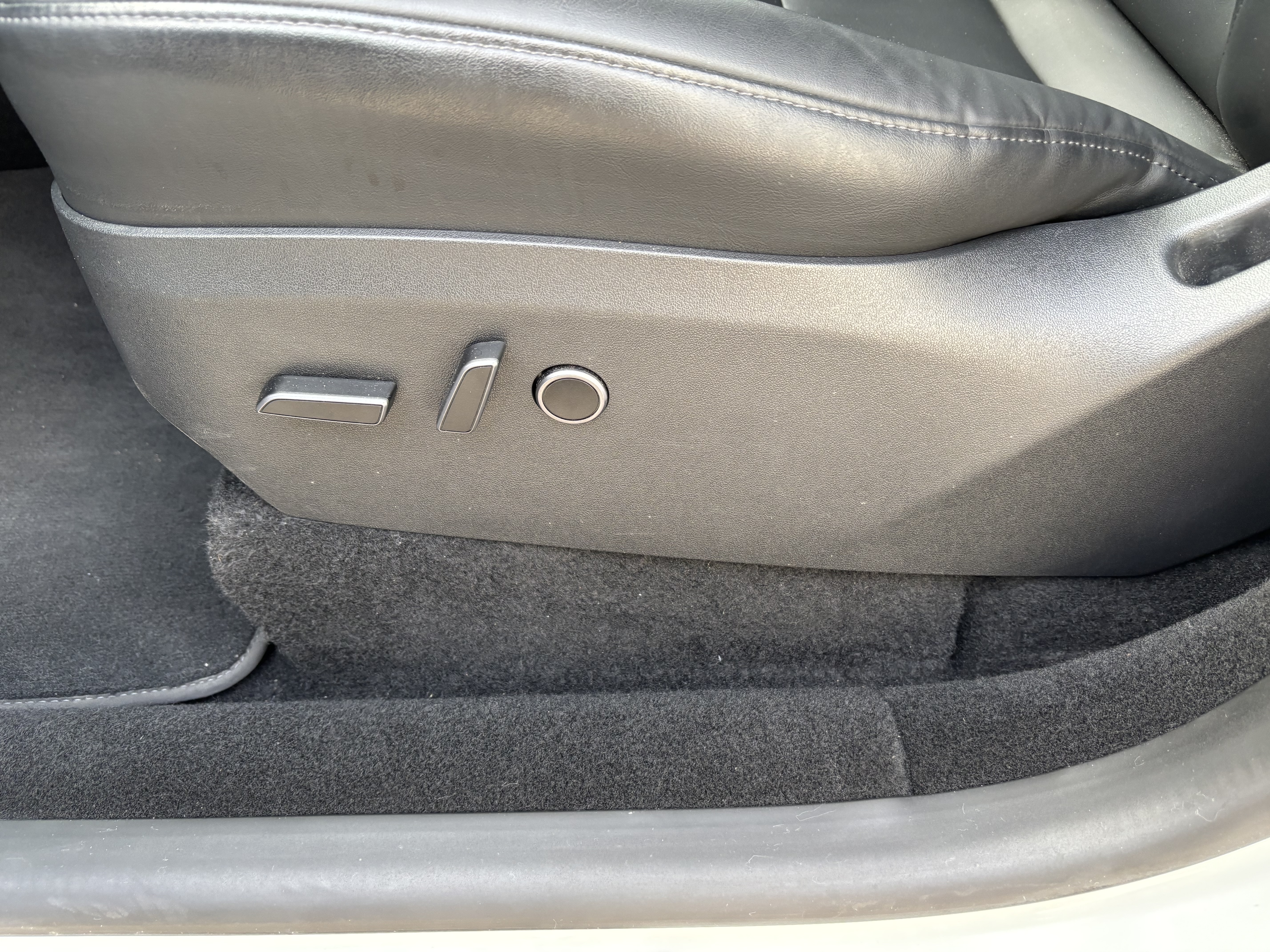 Tesla Model Y — 21