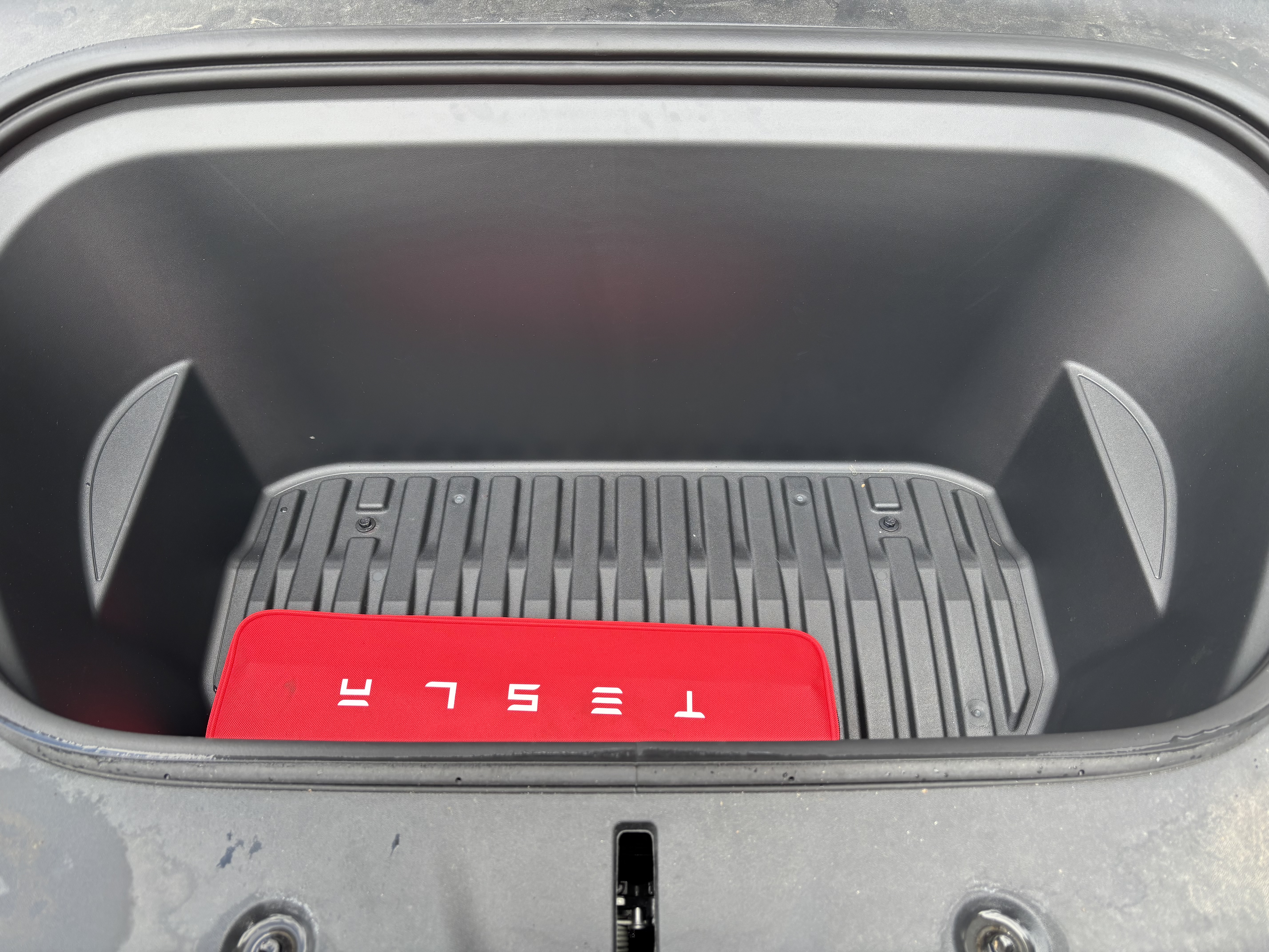 Tesla Model Y — 25