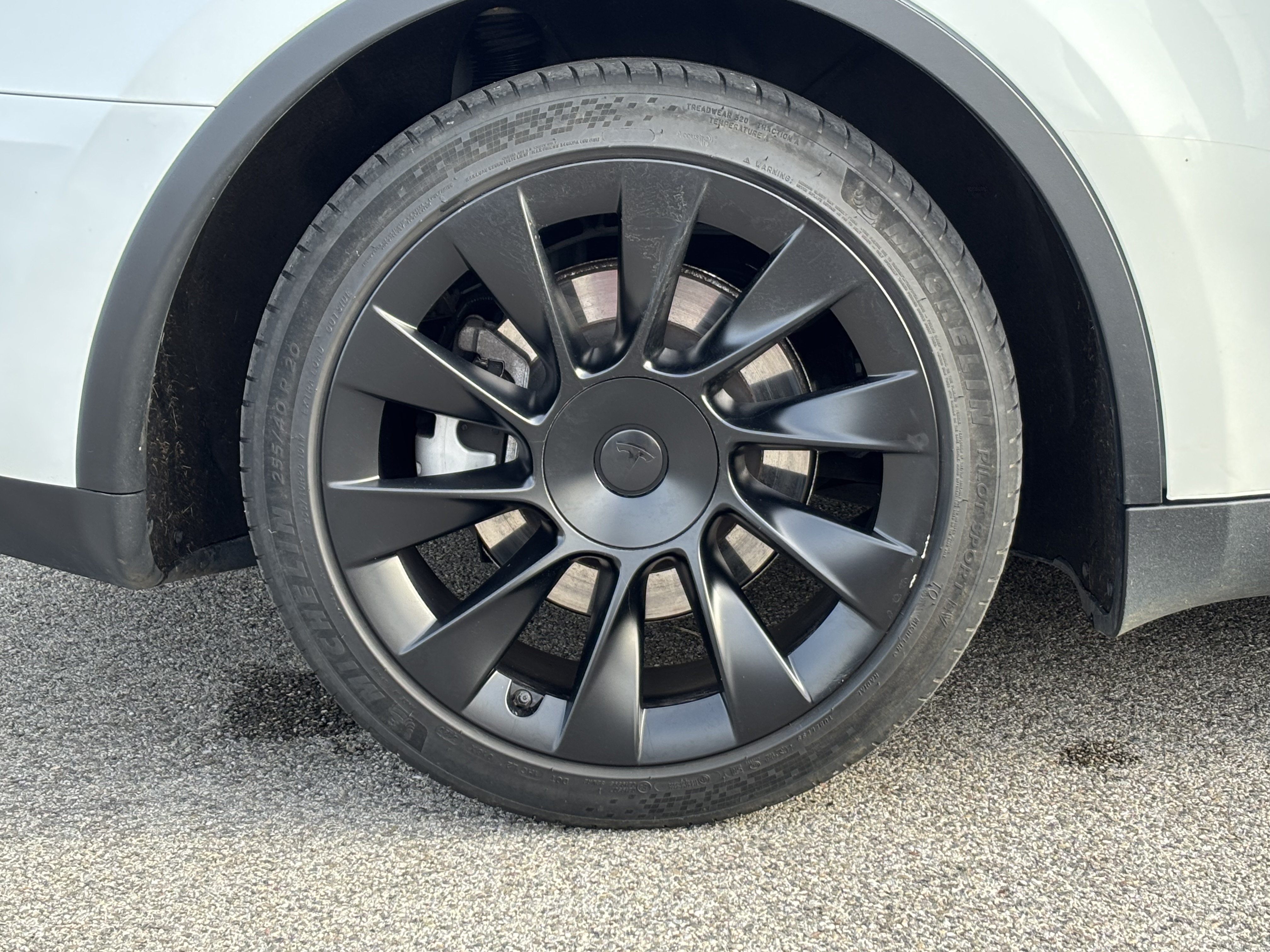 Tesla Model Y — 28