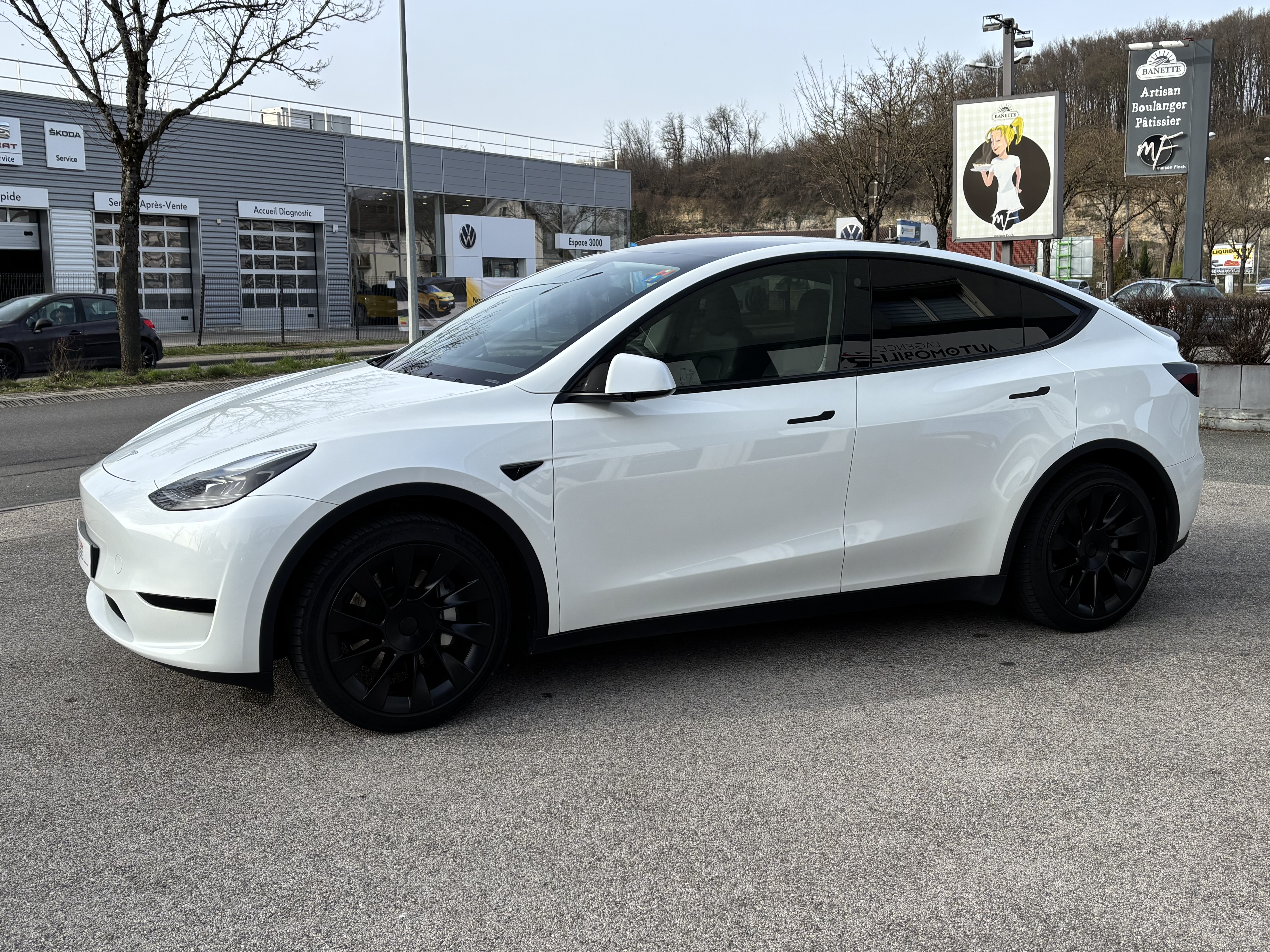 Tesla Model Y — 6