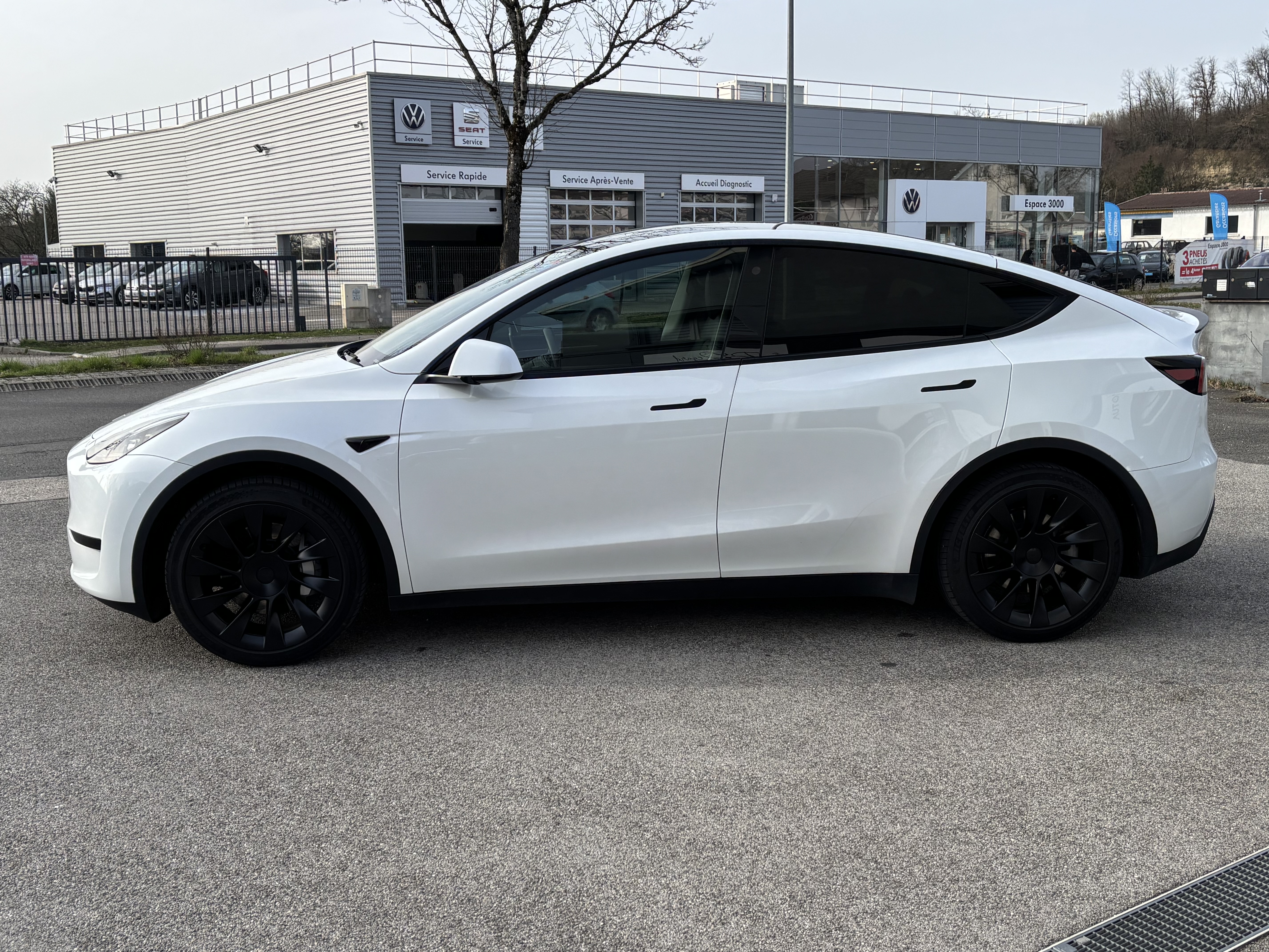 Tesla Model Y — 7
