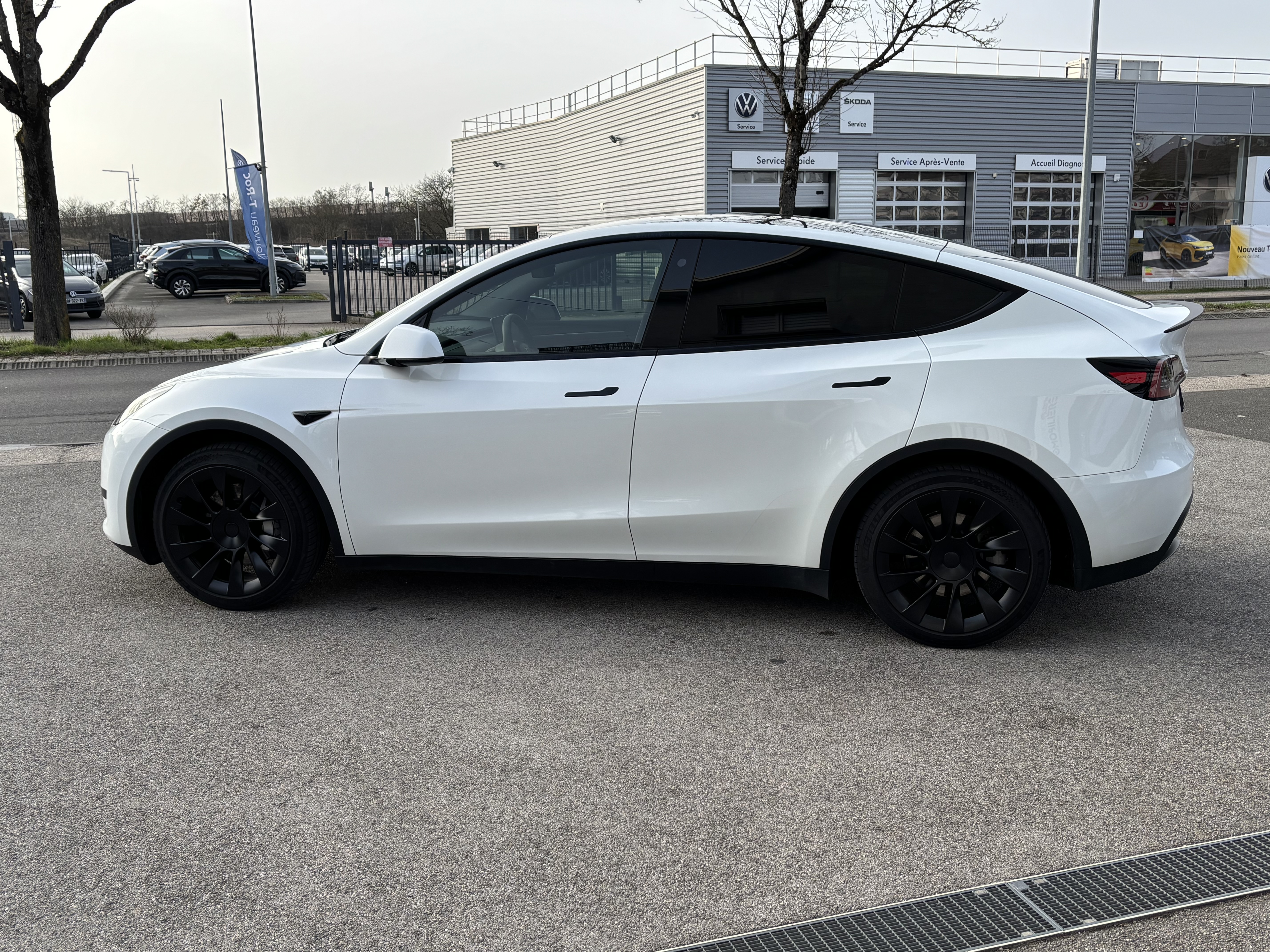 Tesla Model Y — 8