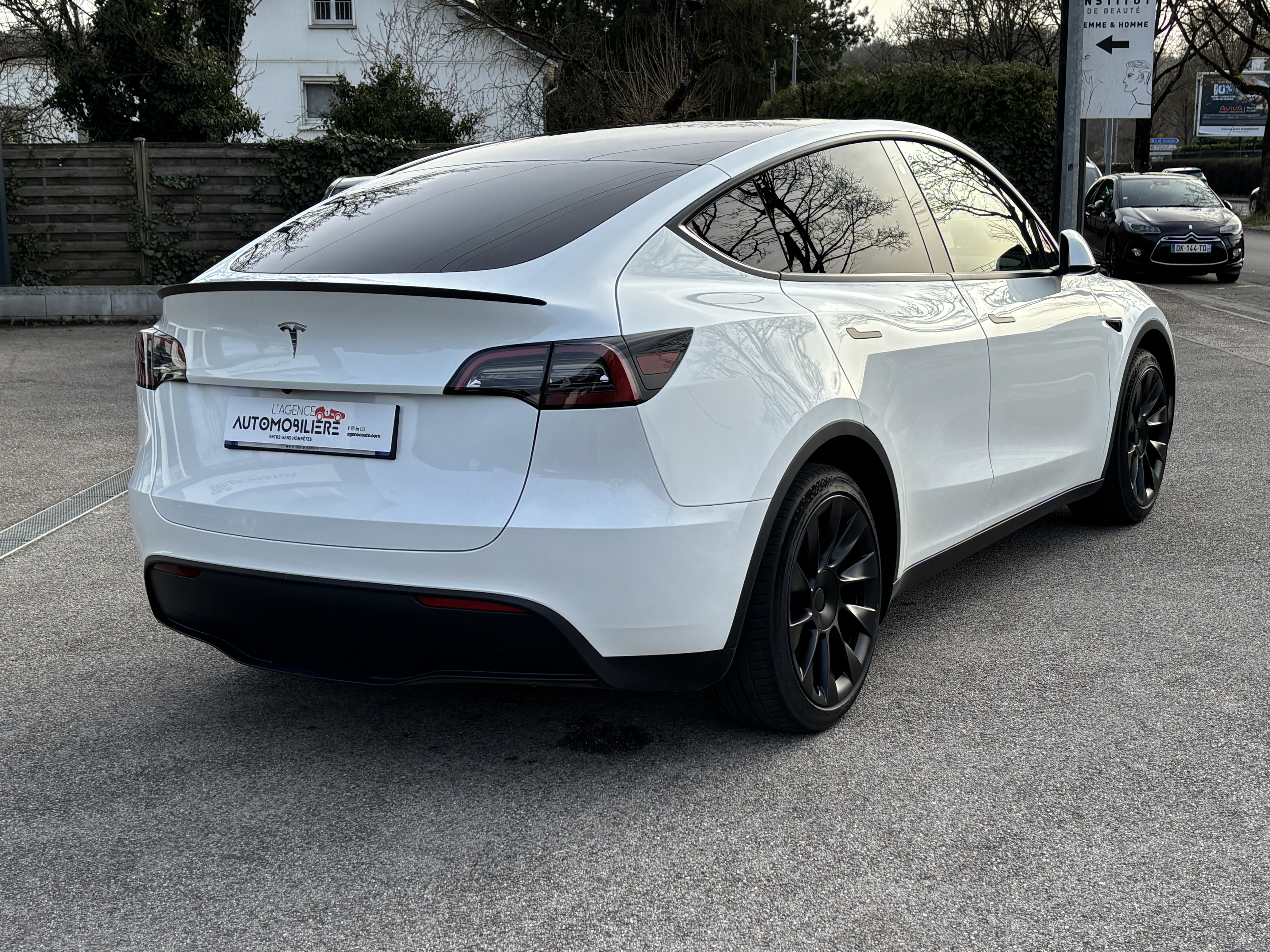 Tesla Model Y — 9