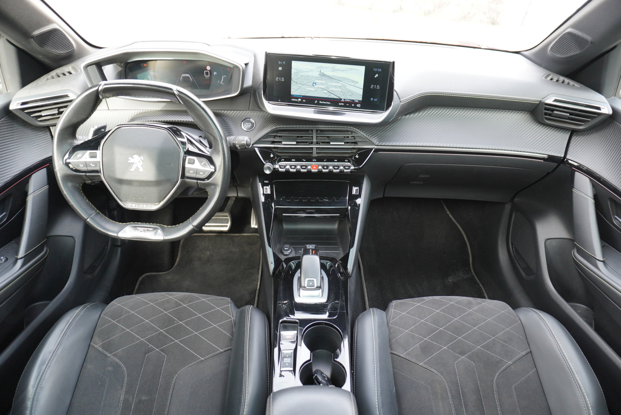 Peugeot 208 — 14