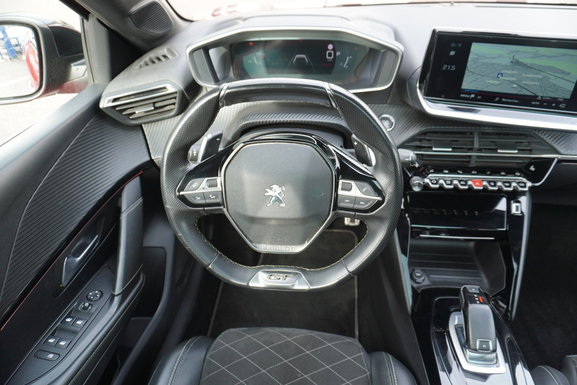 Peugeot 208 — 15