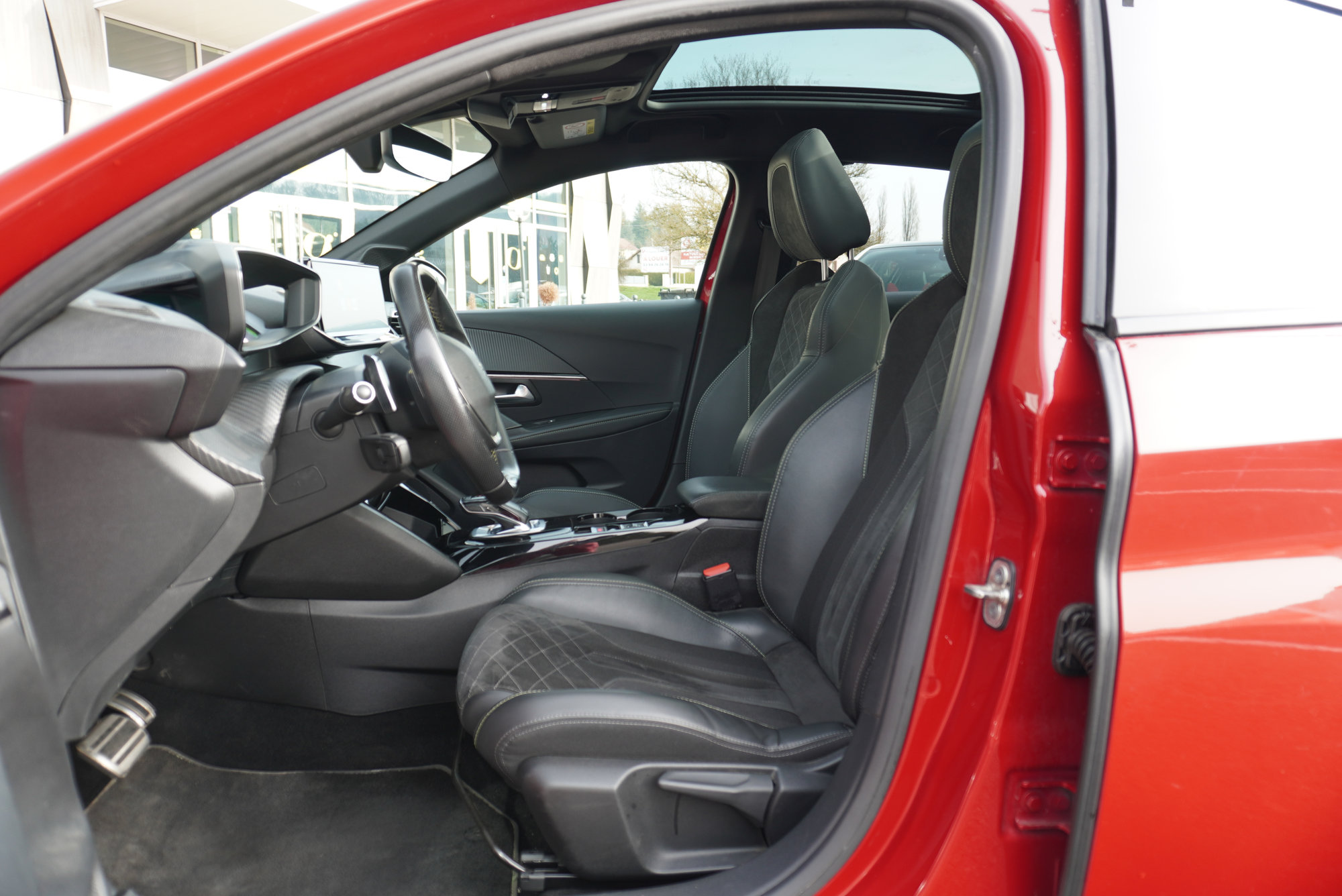 Peugeot 208 — 28