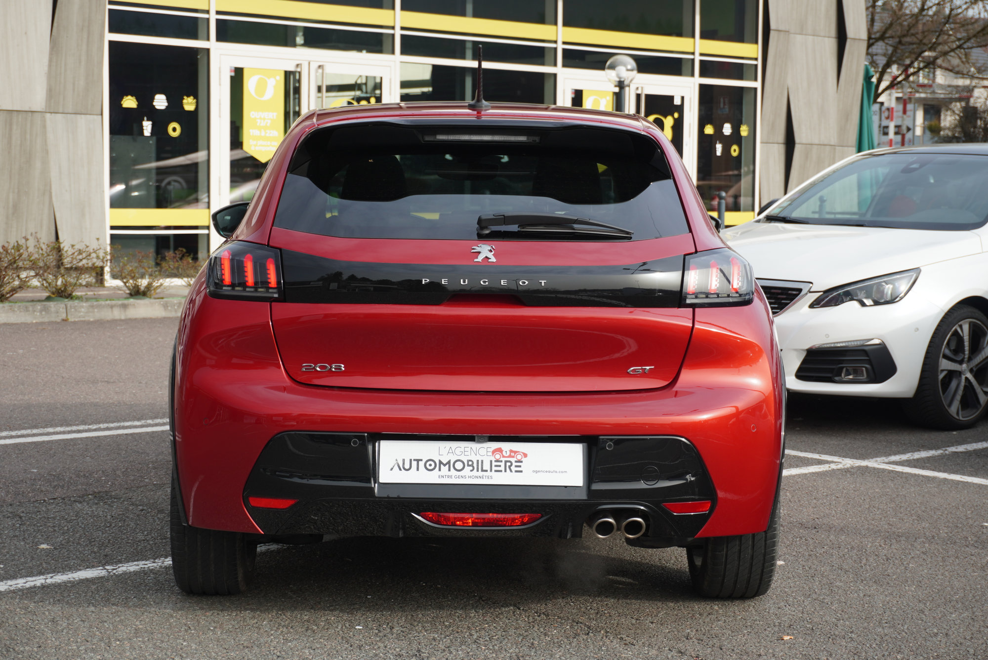 Peugeot 208 — 6