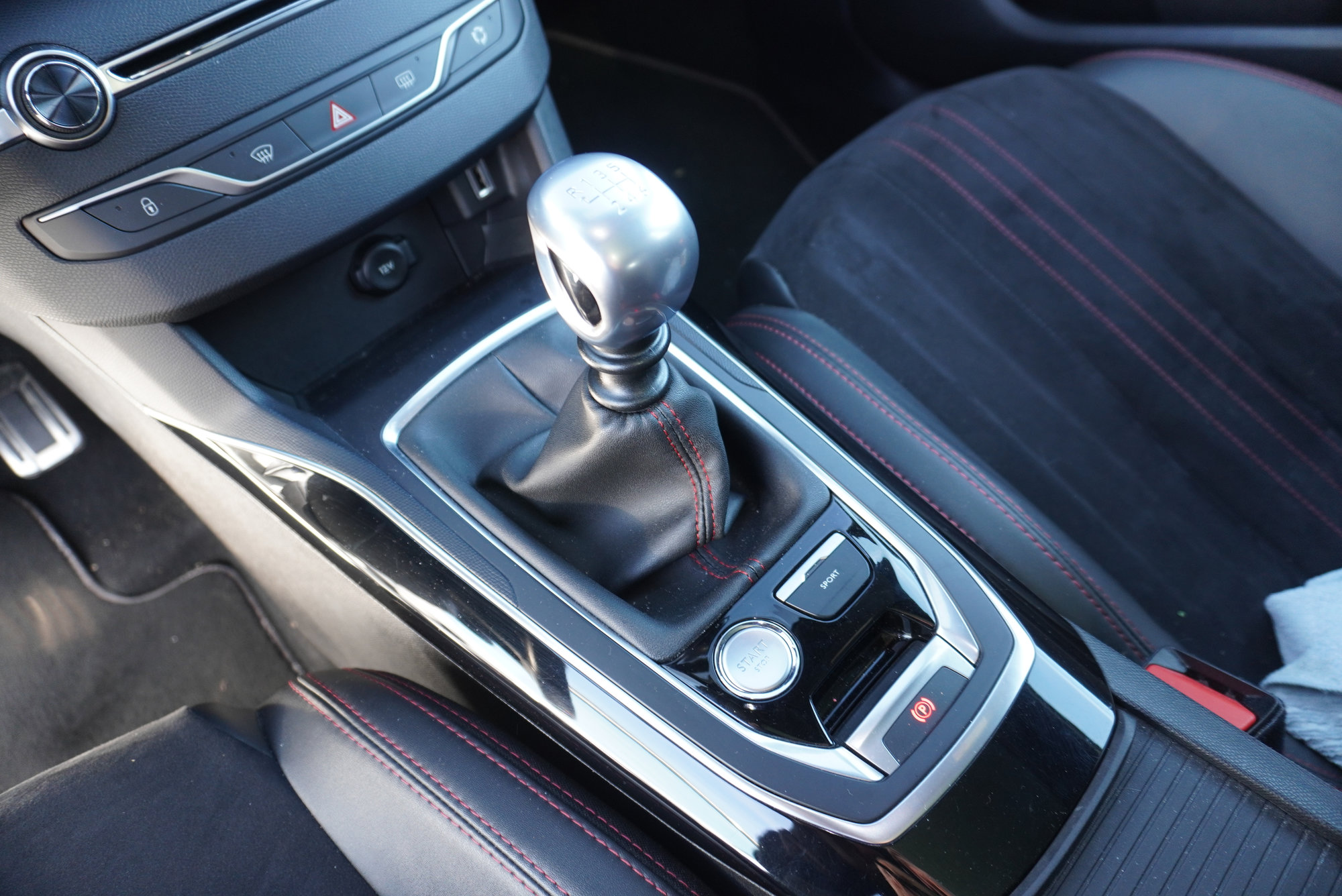 Peugeot 308 — 25