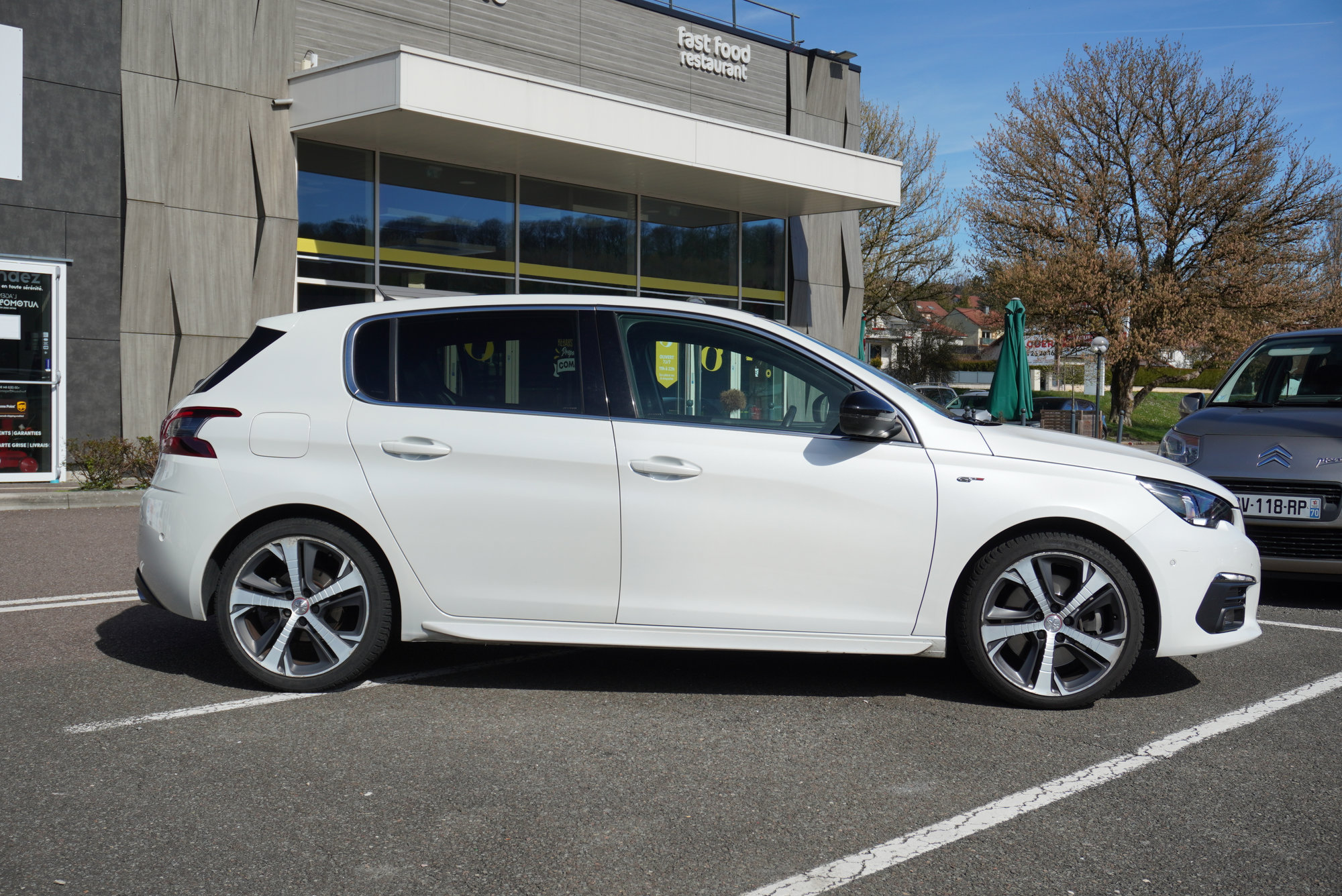 Peugeot 308 — 4