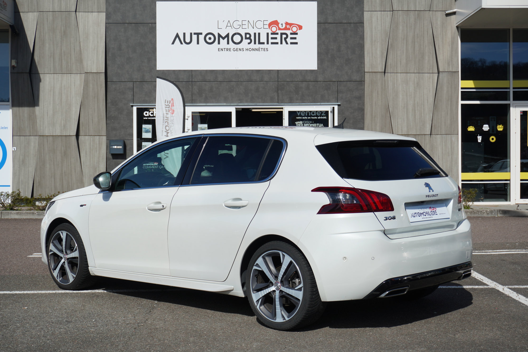Peugeot 308 — 7