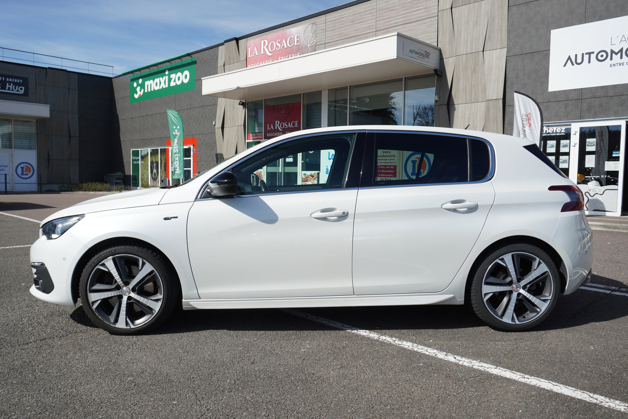 Peugeot 308 — 8