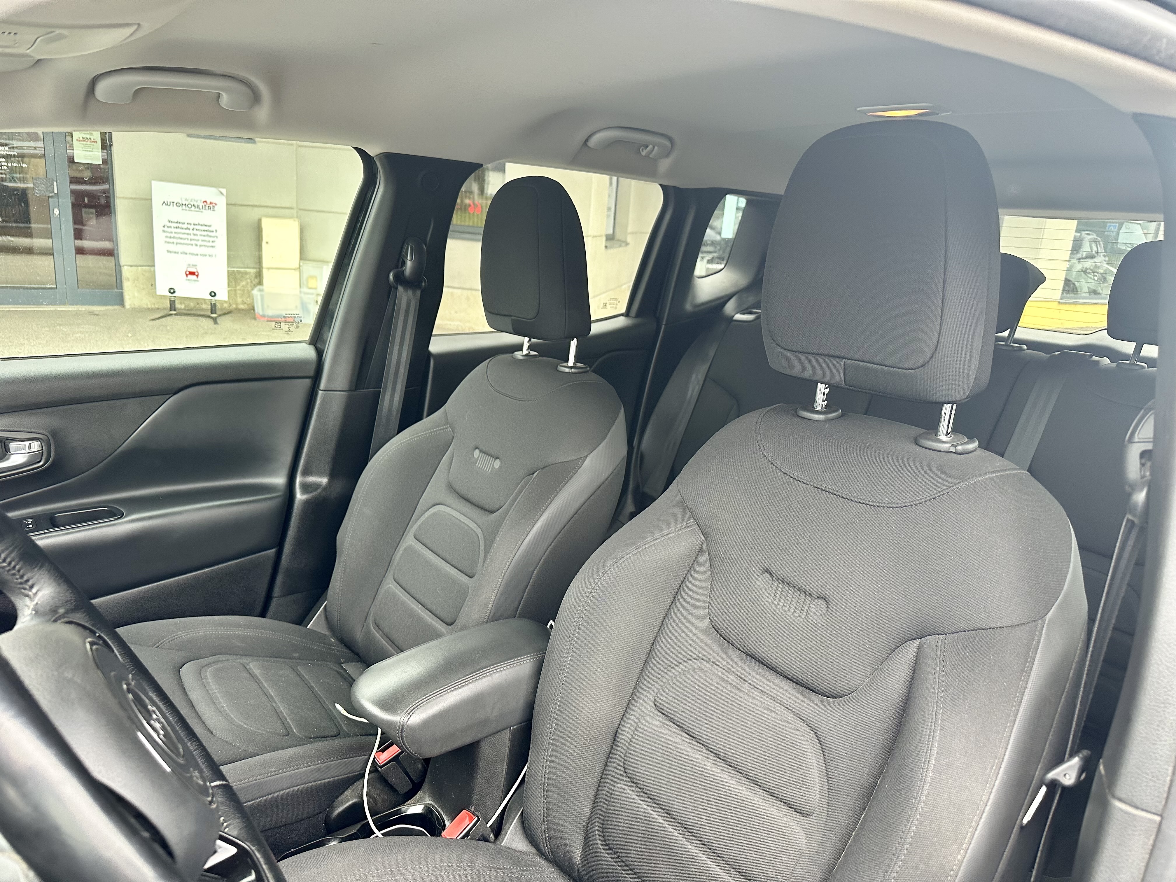 Jeep Renegade — 10