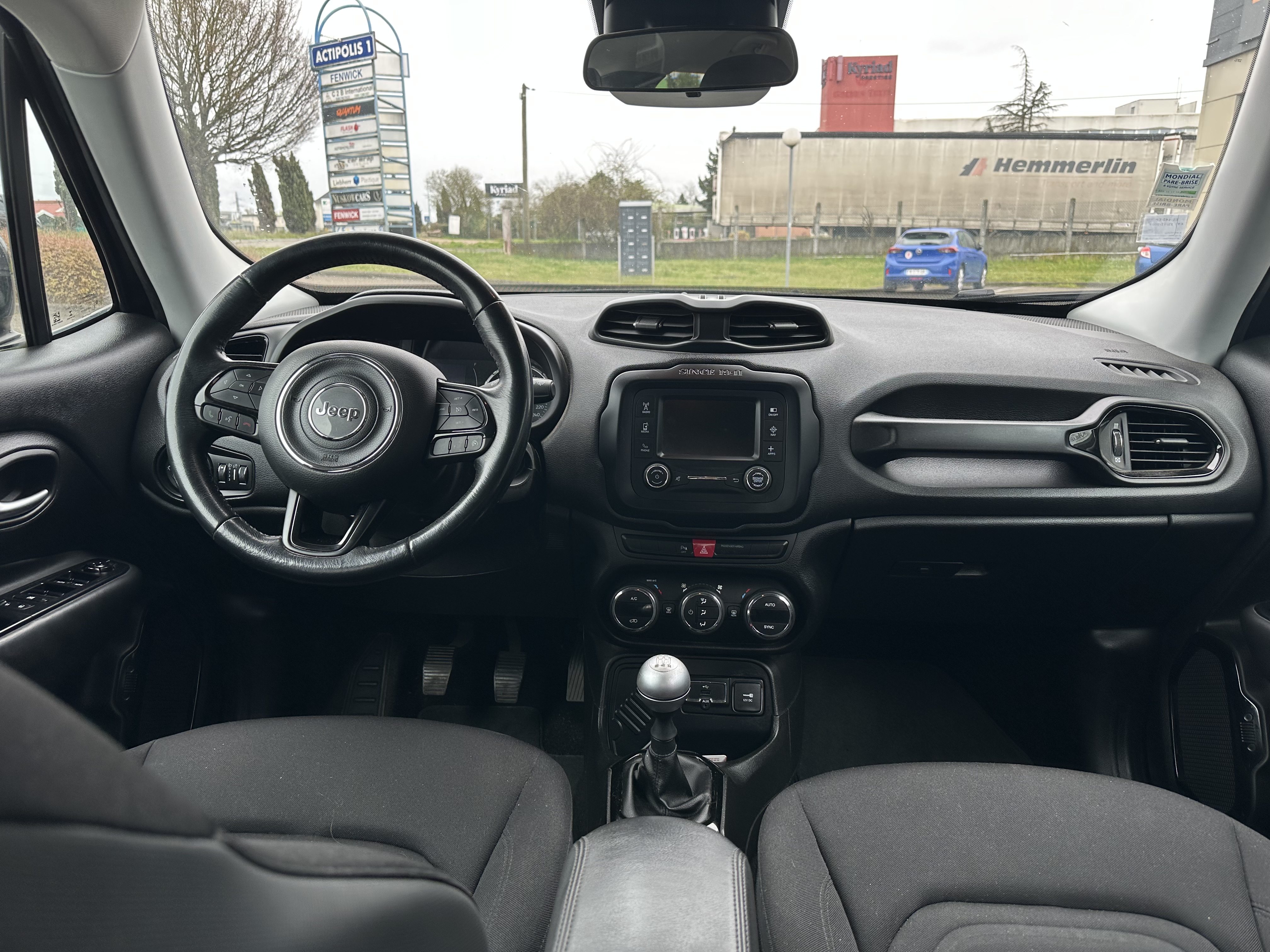 Jeep Renegade — 11