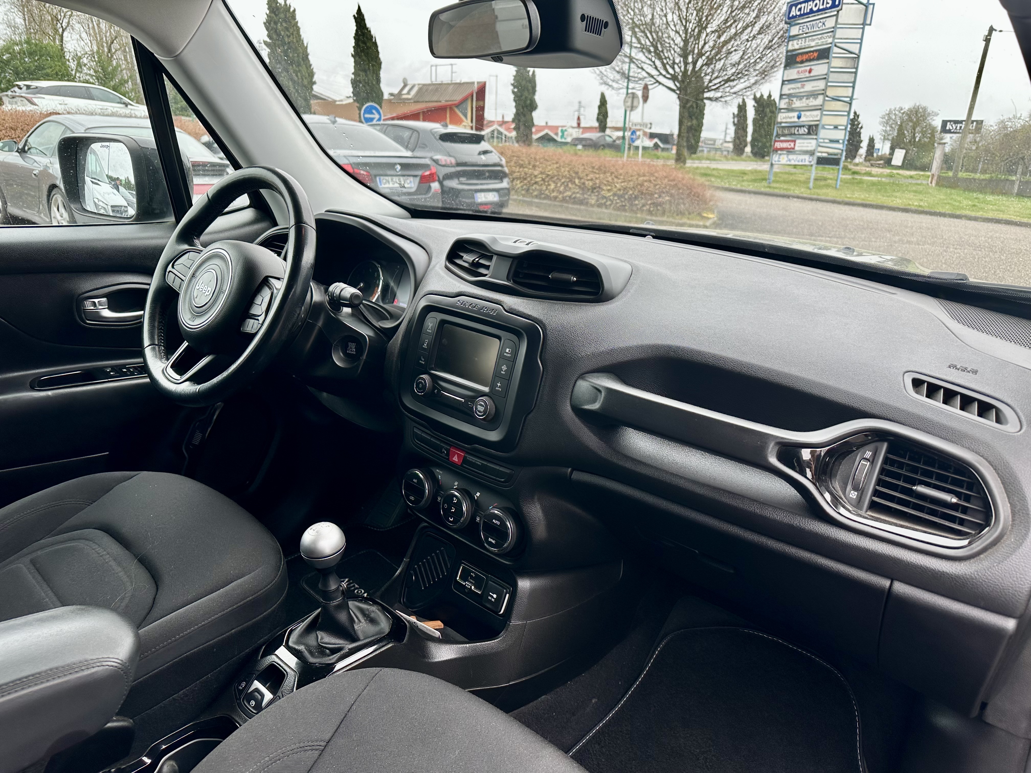 Jeep Renegade — 13
