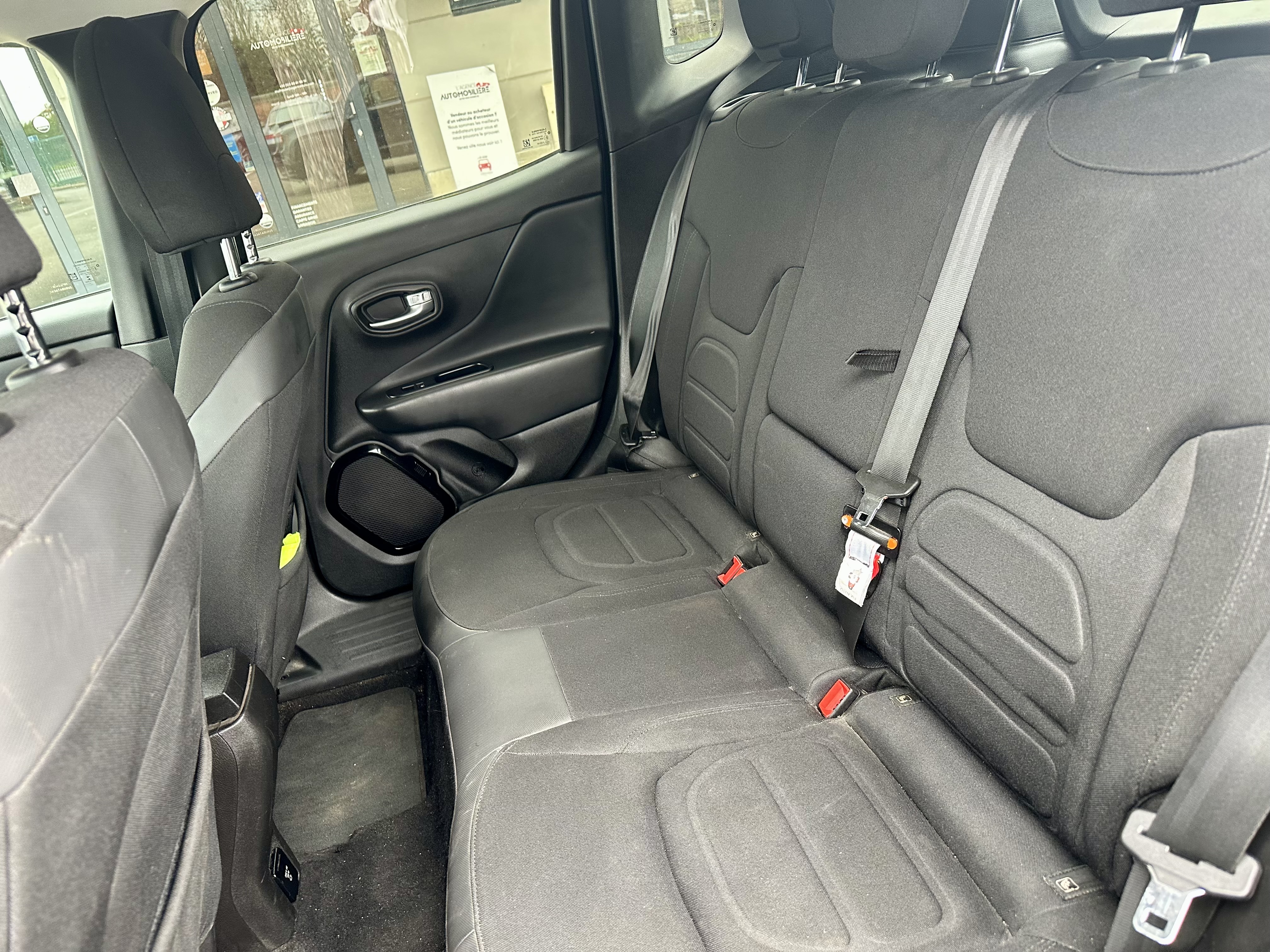 Jeep Renegade — 14