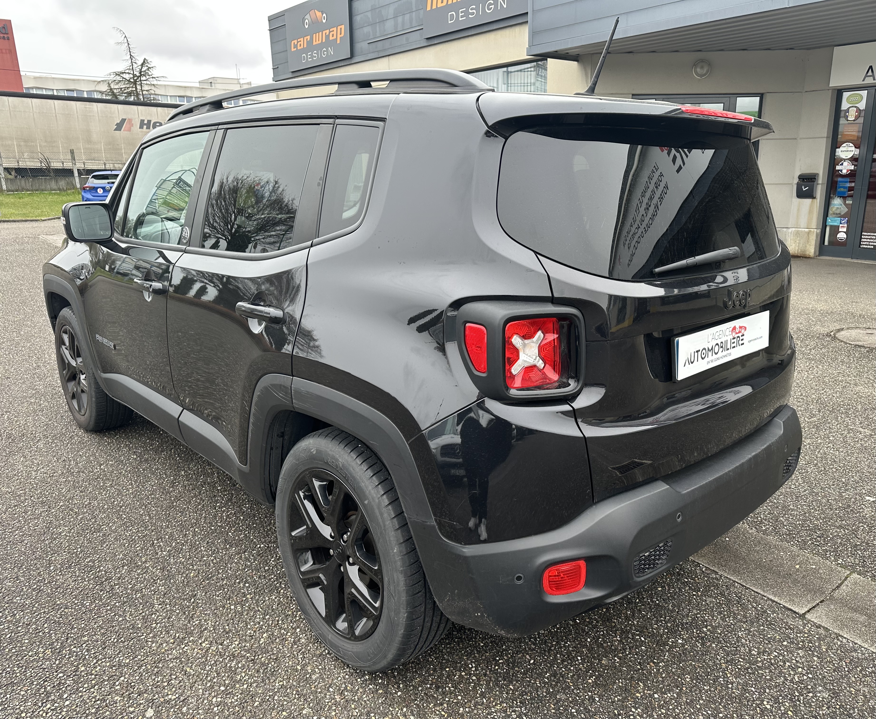 Jeep Renegade — 3