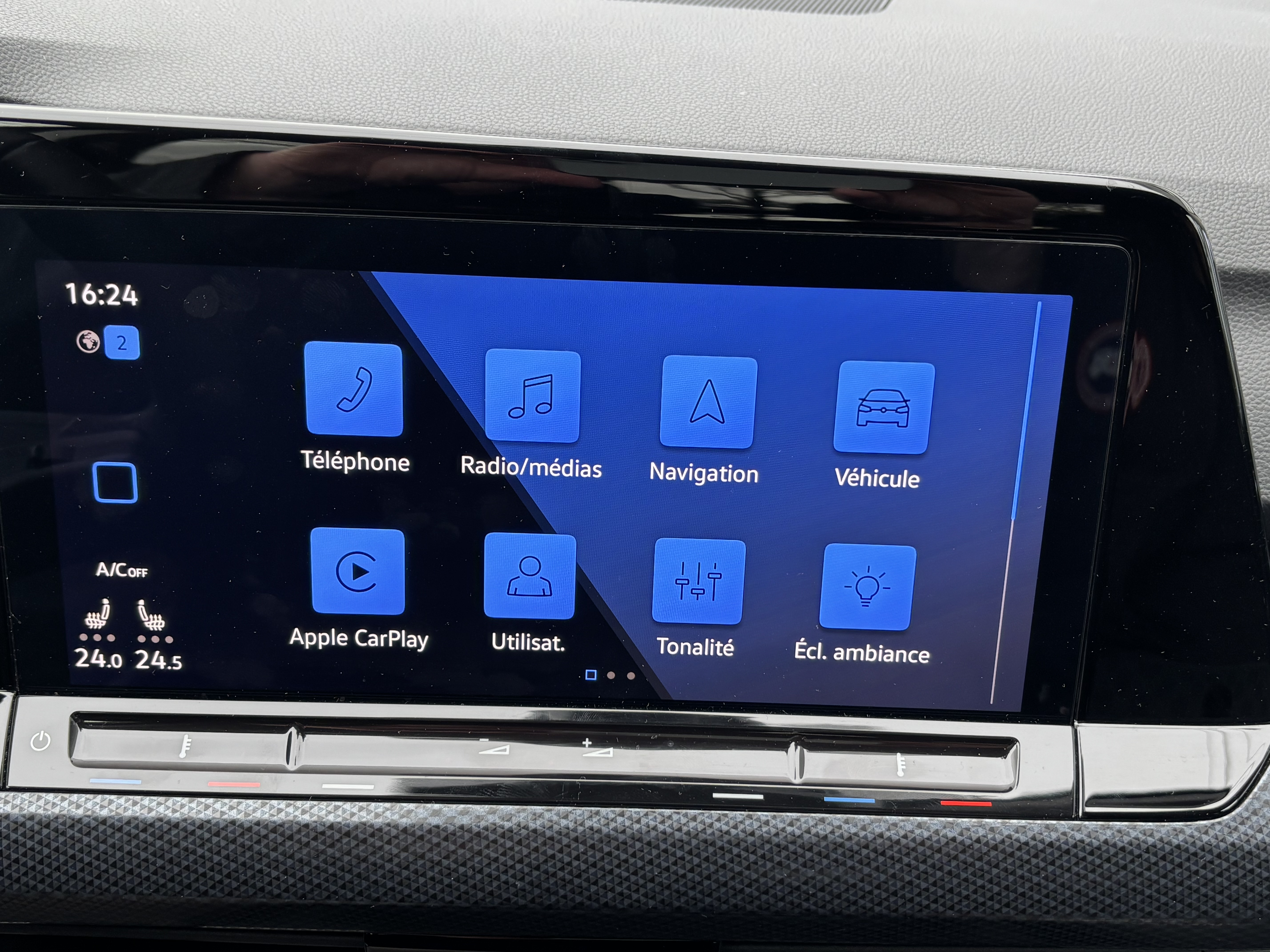 Volkswagen Golf — 24