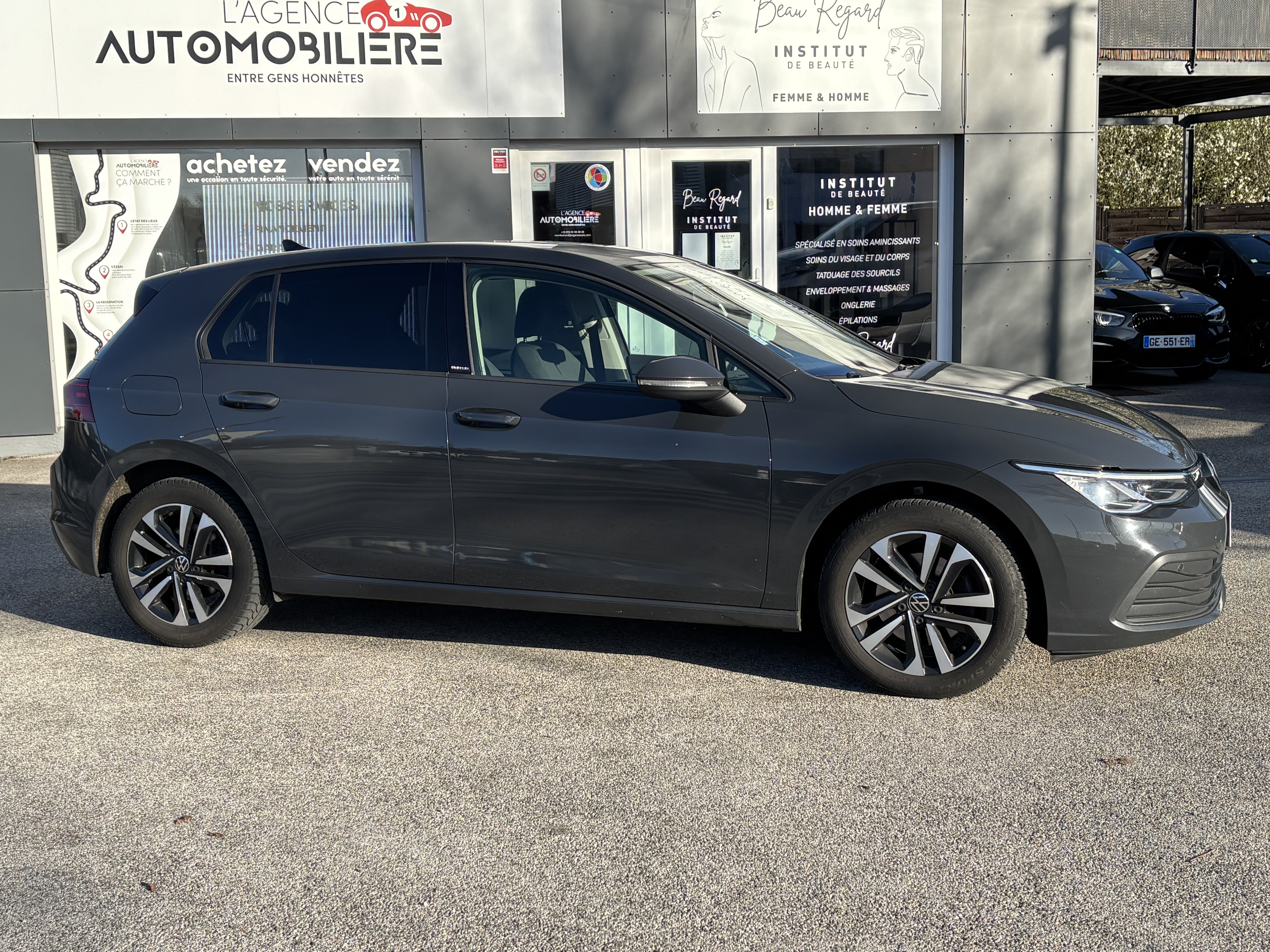 Volkswagen Golf — 3